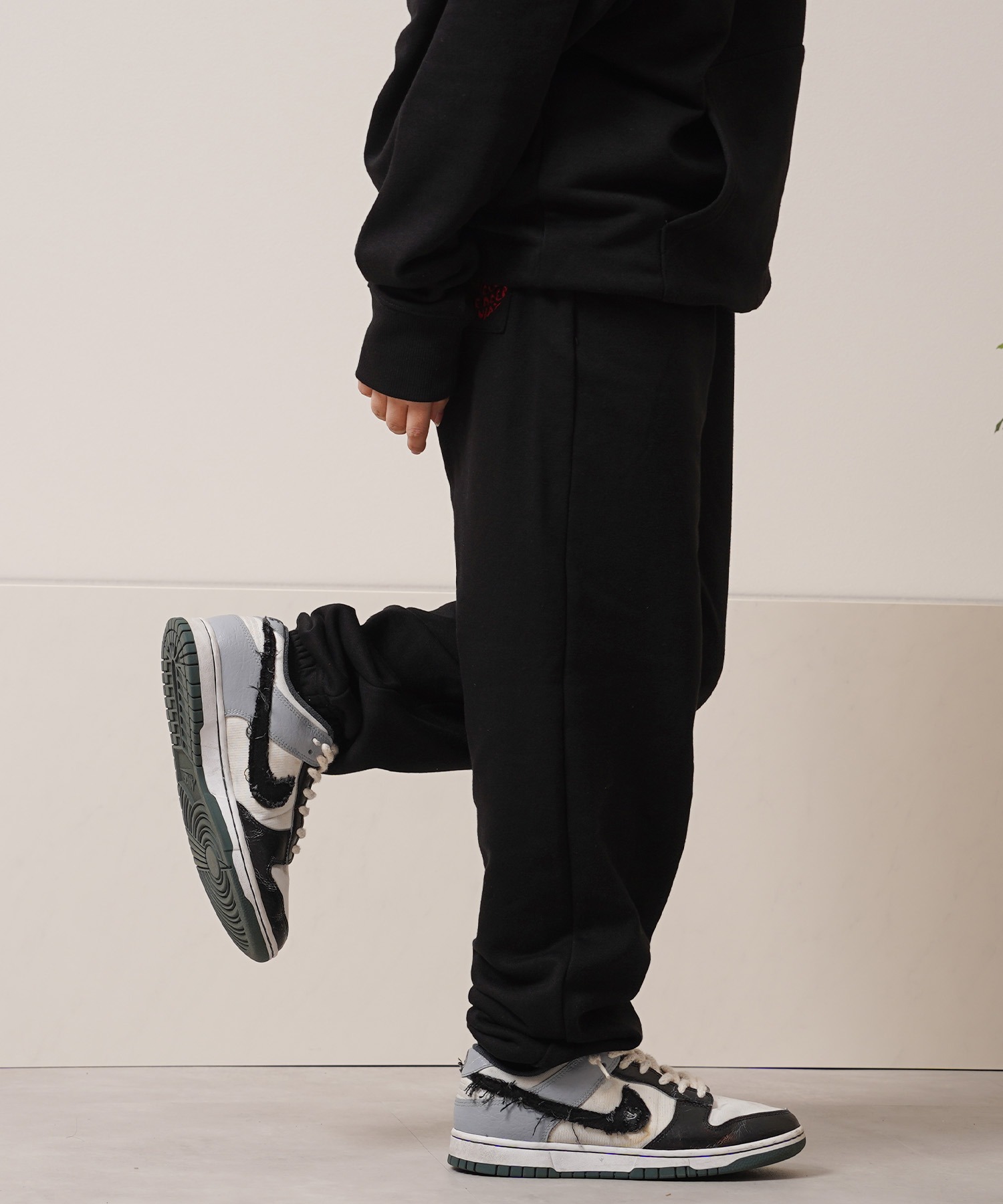 ハート サガラ刺繍 スウェットパンツ【セットアップ 可能】/ Heart Sagara Embroidery Sweatpants