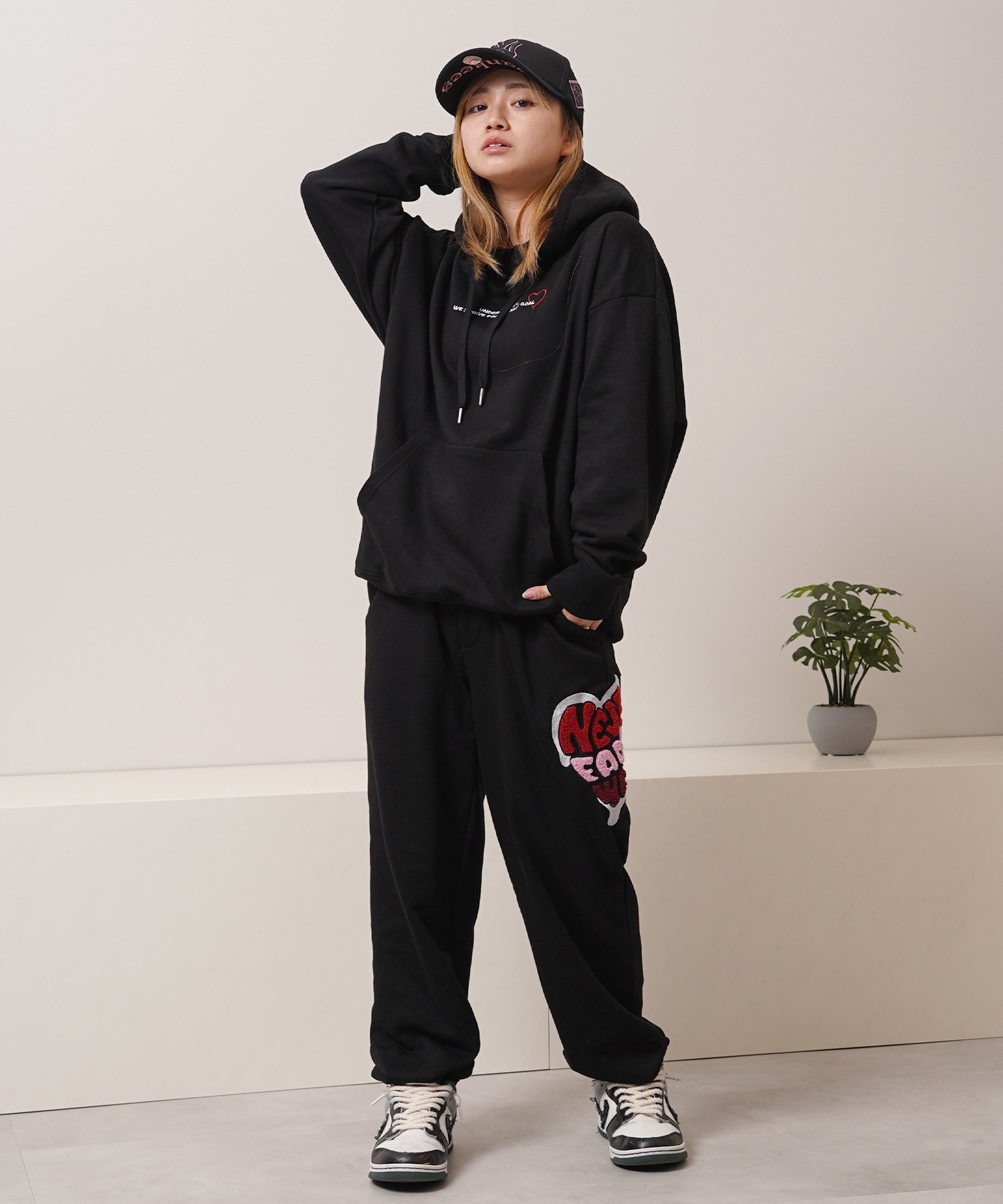 ハート サガラ刺繍 スウェットパンツ【セットアップ 可能】/ Heart Sagara Embroidery Sweatpants