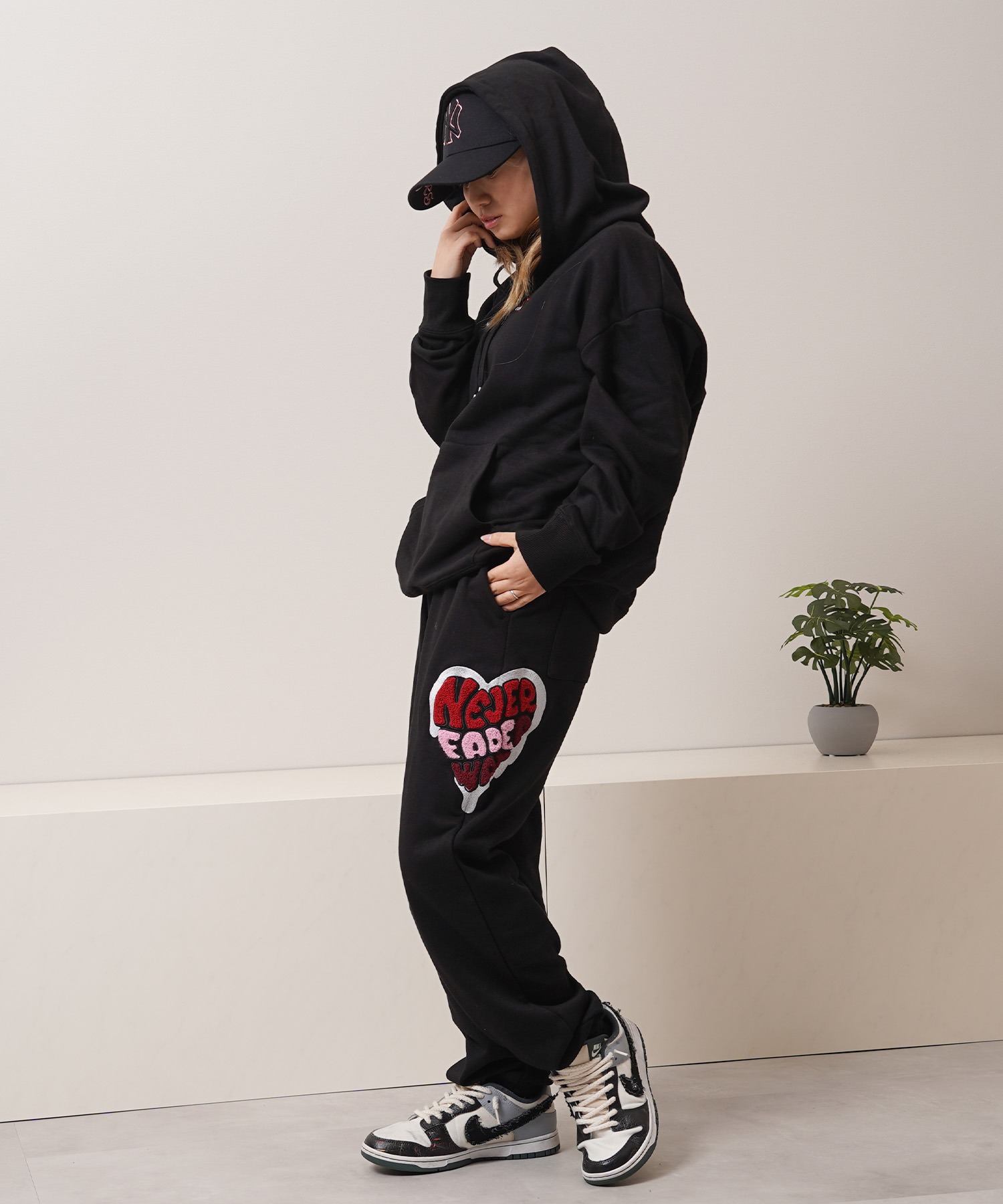 ハート サガラ刺繍 スウェットパンツ【セットアップ 可能】/ Heart Sagara Embroidery Sweatpants