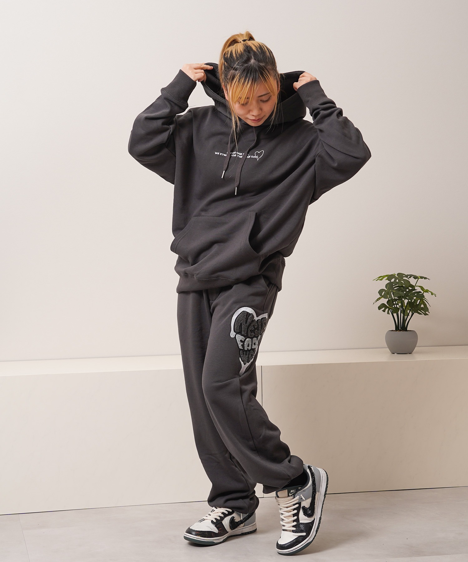 ハート サガラ刺繍 スウェットパンツ【セットアップ 可能】/ Heart Sagara Embroidery Sweatpants