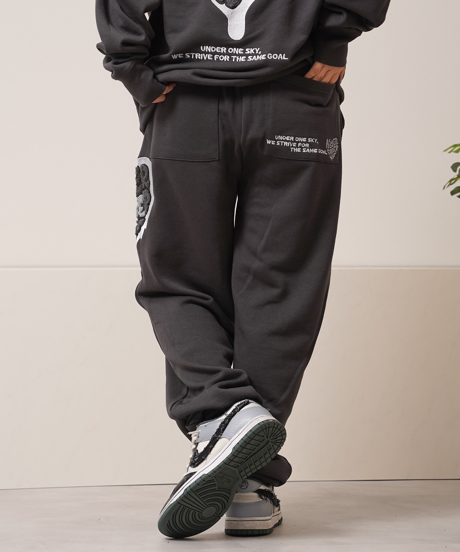 ハート サガラ刺繍 スウェットパンツ【セットアップ 可能】/ Heart Sagara Embroidery Sweatpants