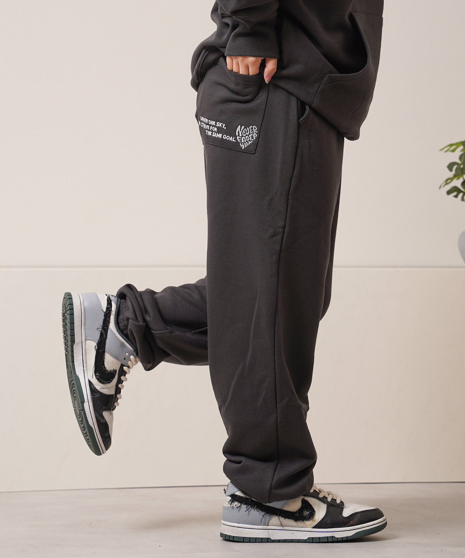 ハート サガラ刺繍 スウェットパンツ【セットアップ 可能】/ Heart Sagara Embroidery Sweatpants