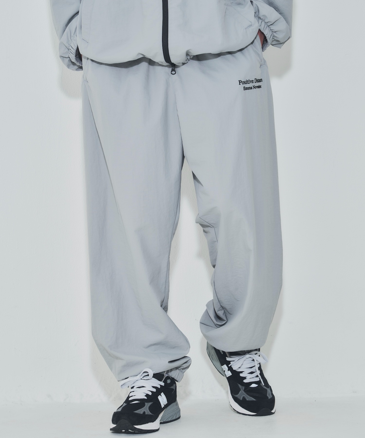 Embroidery ナイロンパンツ