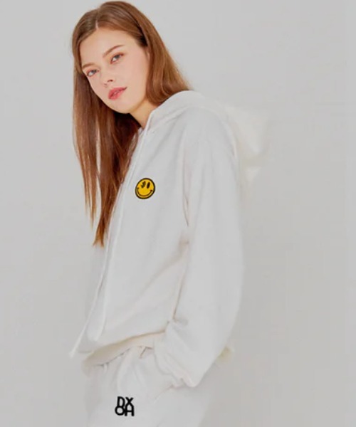 ★DXOH★DXOH SMILE PATCH HOODIE BLACK★正規品/韓国直送料込 A'GEM/9 × .kom『DXOH/ディソエイチ』SMILE PATCH HOODIE