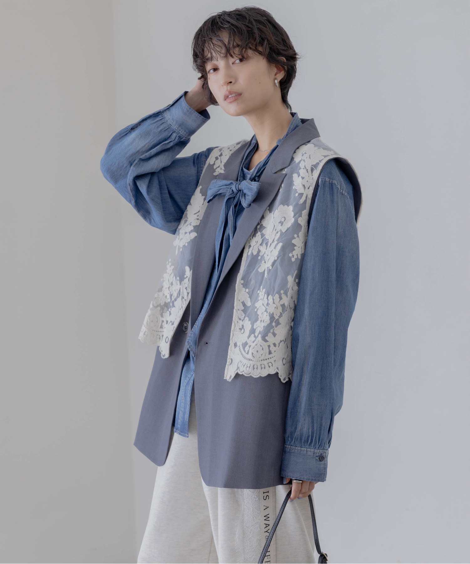 レースレイヤード ダブルボタンジレ Eimee Law│Eimee Law & LHELBIE