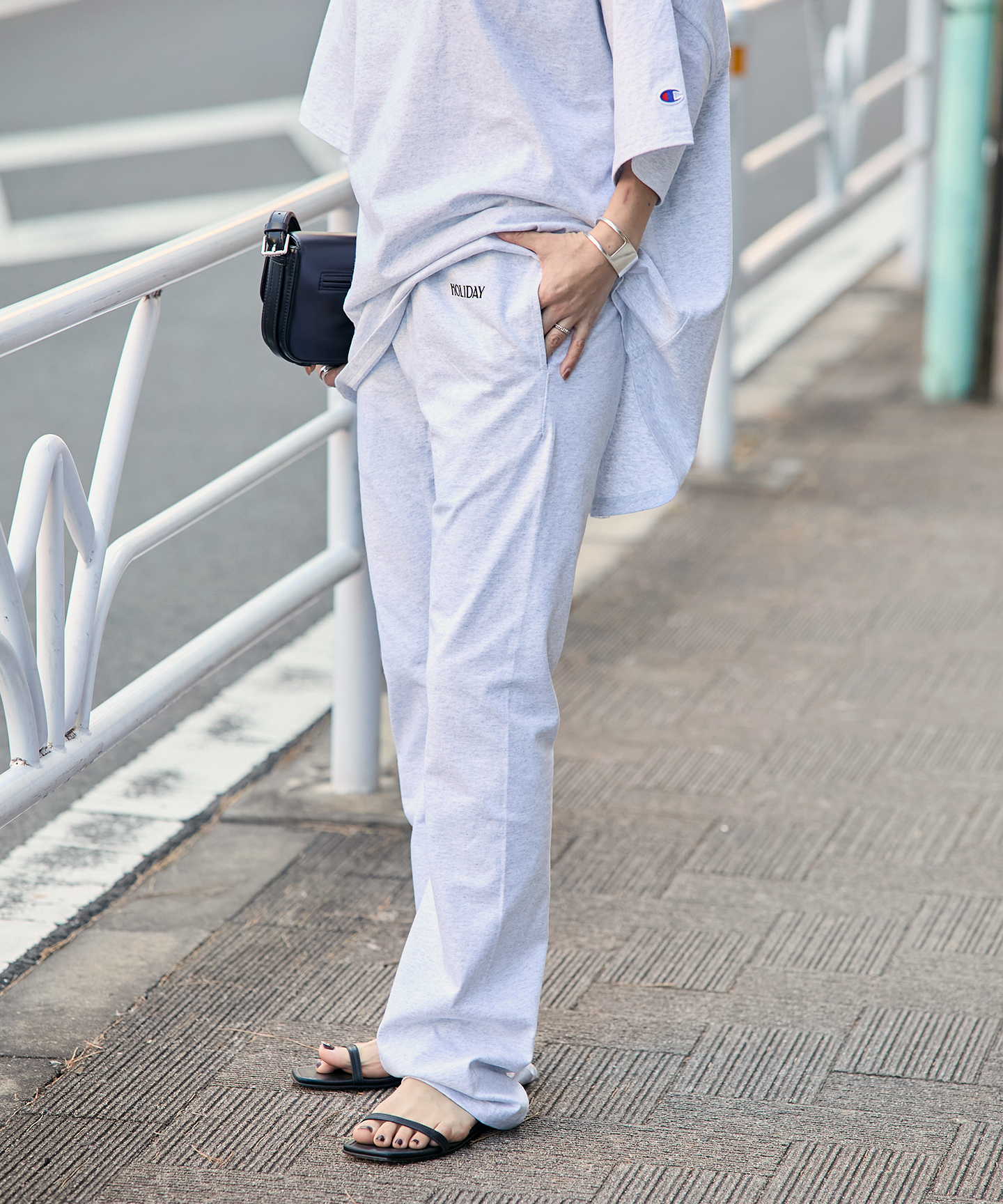 CHAMPION×JOURNAL STANDARD by HOLIDAY】フレアパンツ