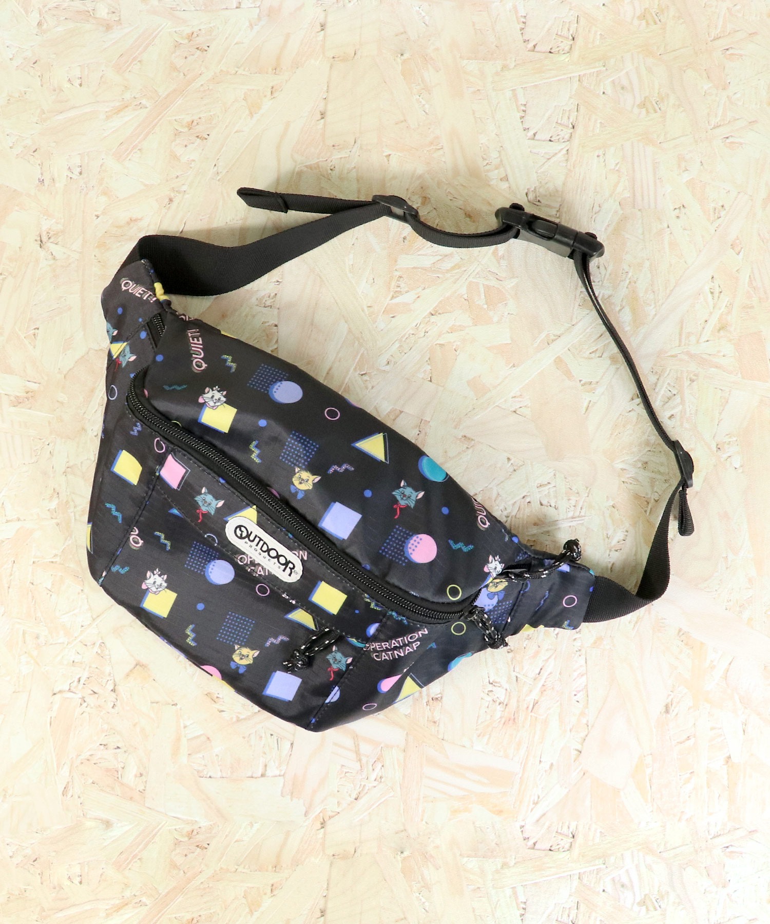 Disney Outdoor Products ディズニー アウトドアプロダクツ おしゃれキャット ウエストバッグ Awd The Barefoot Salle De Bal The Barefoot Online サルデバル ザベアフット オンライン