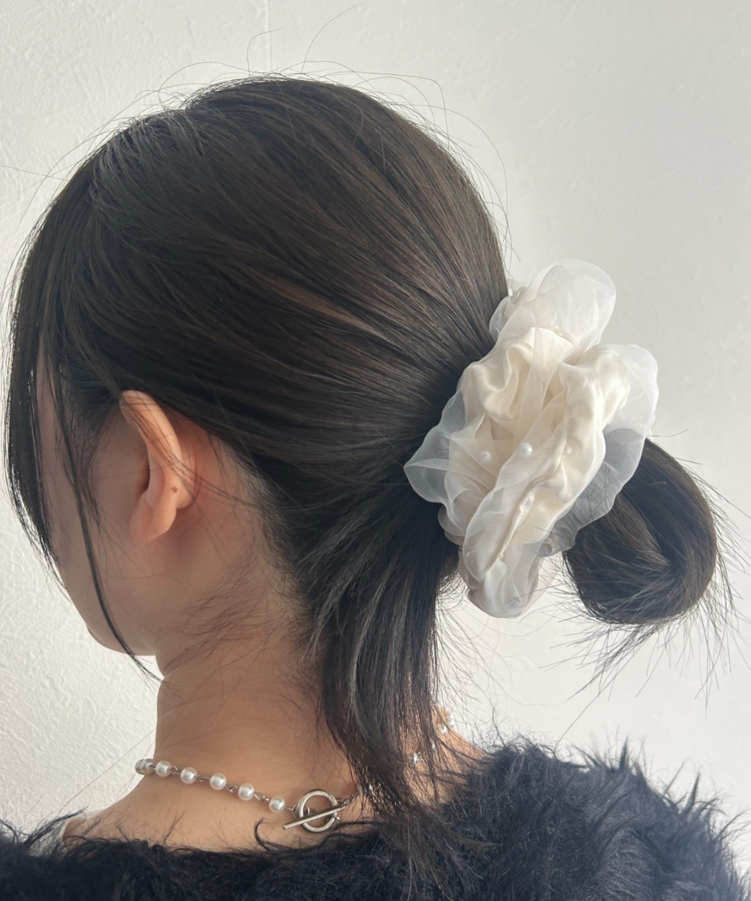 ホワイト系その他：オーガンジー素材（中にパールが入ったデザイン）