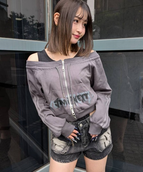 A'GEM/9 × .kom 『.KOM/ドットケーオーエム』Off-Shoulder Printed