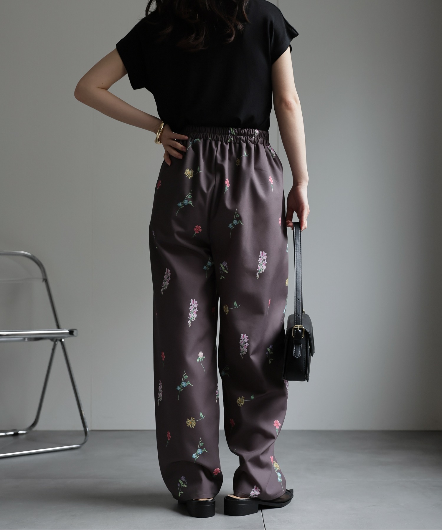 model：156cm 着用サイズ：FREE
※チャコールに近いモカです