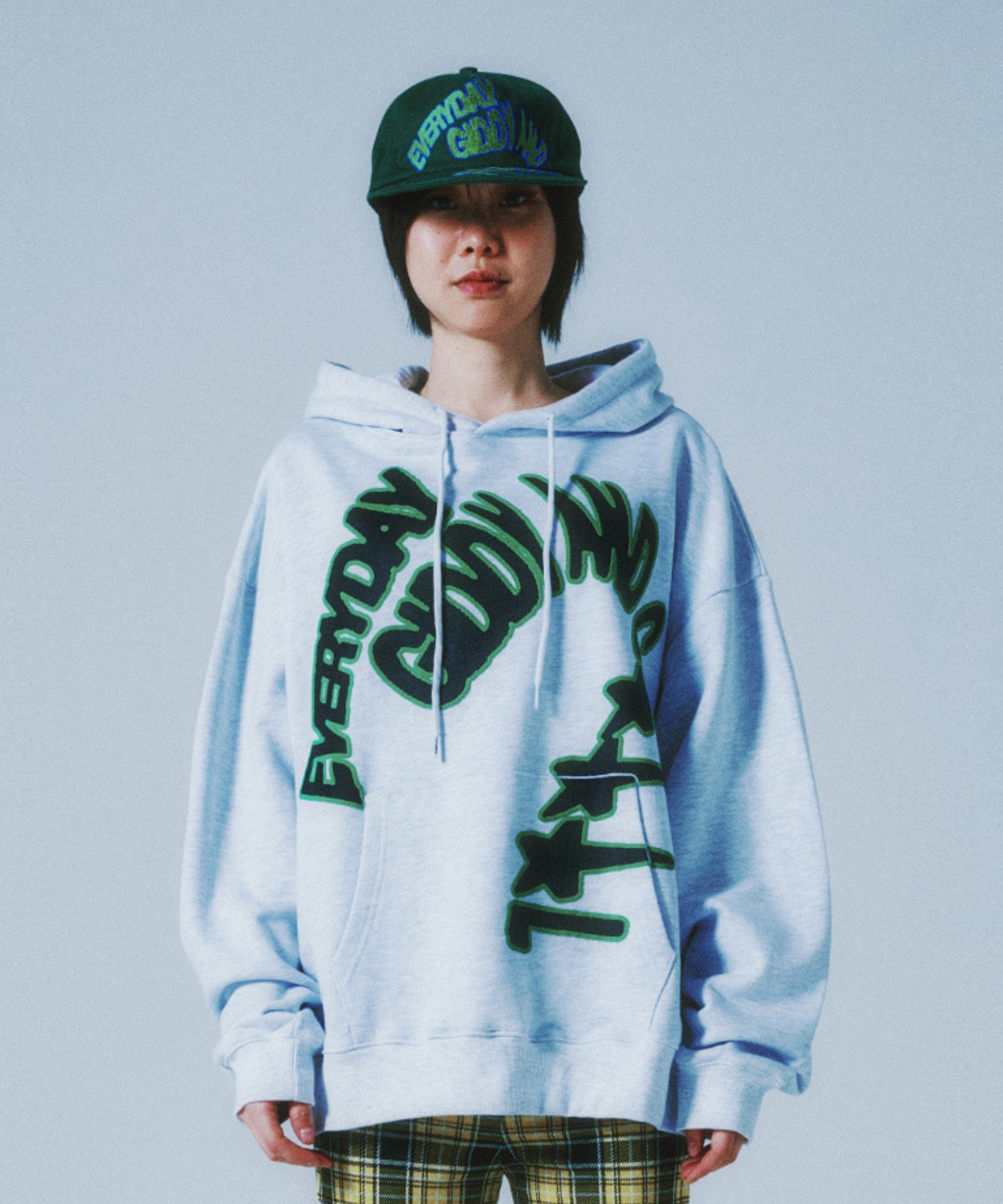 A'GEM/9 × .kom『ISTKUNST/イストクンスト』 G&C HOODIE/英字