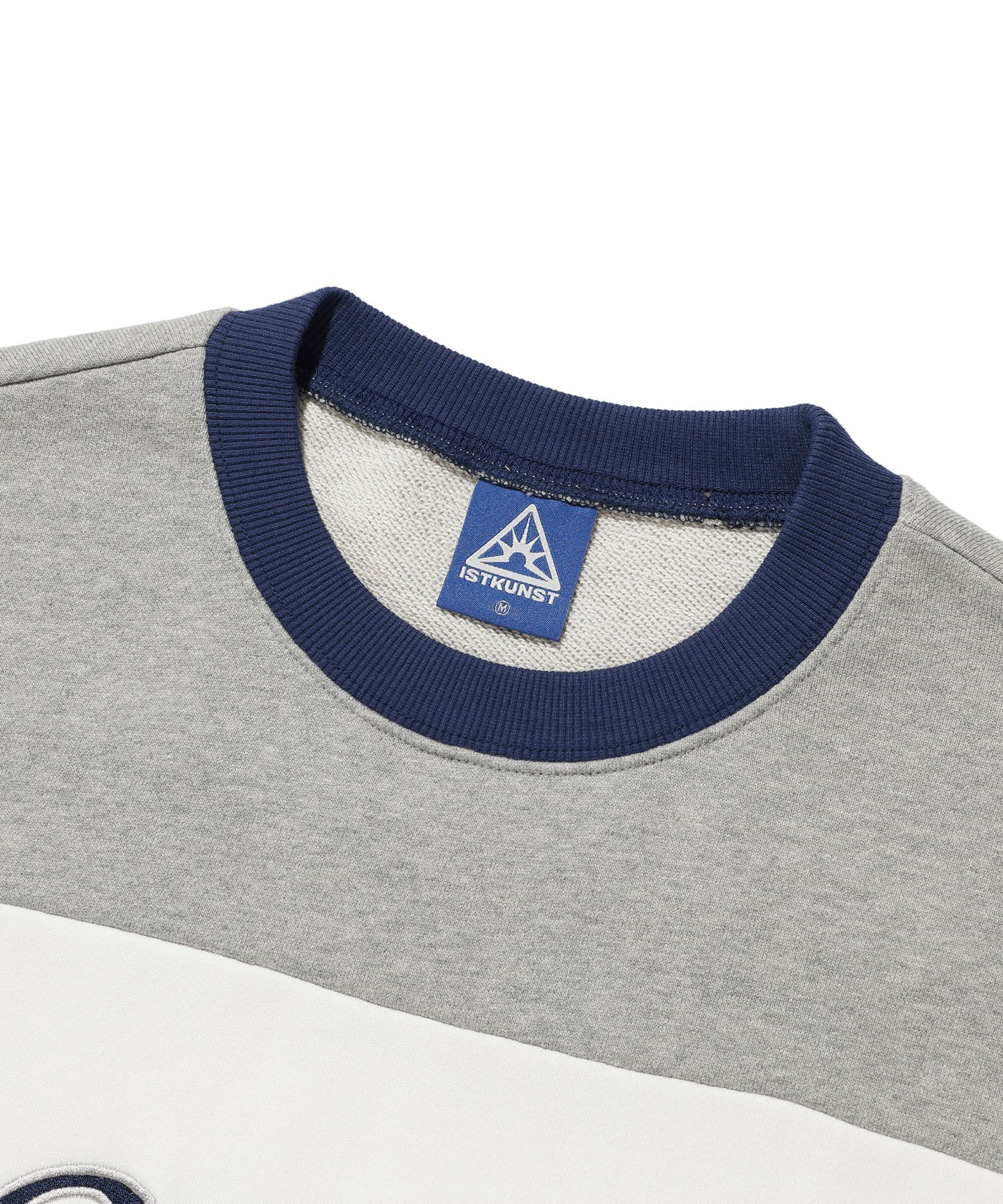 A'GEM/9 × .kom『ISTKUNST/イストクンスト』 SPORTY LINE LOGO