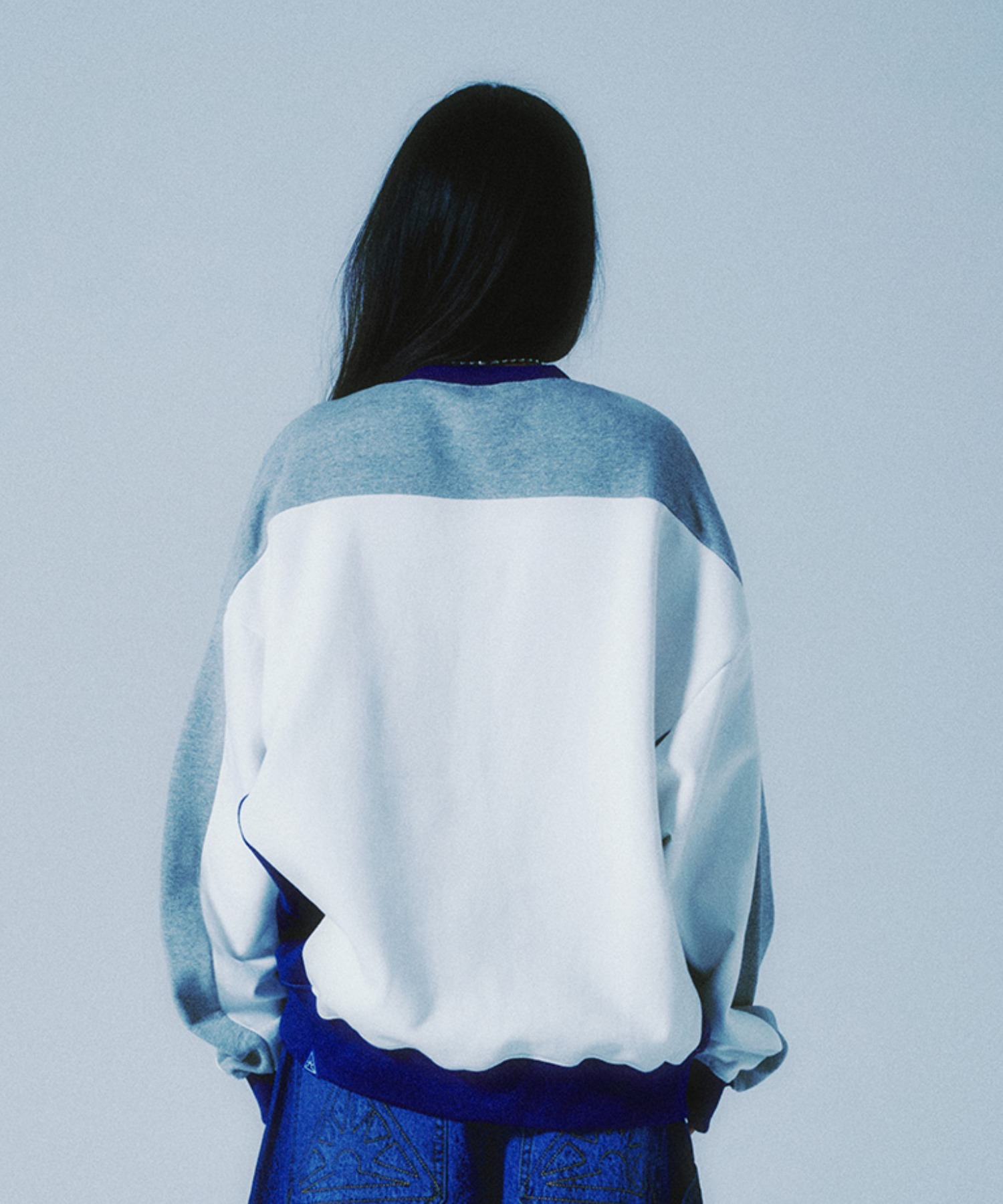 A'GEM/9 × .kom『ISTKUNST/イストクンスト』 SPORTY LINE LOGO