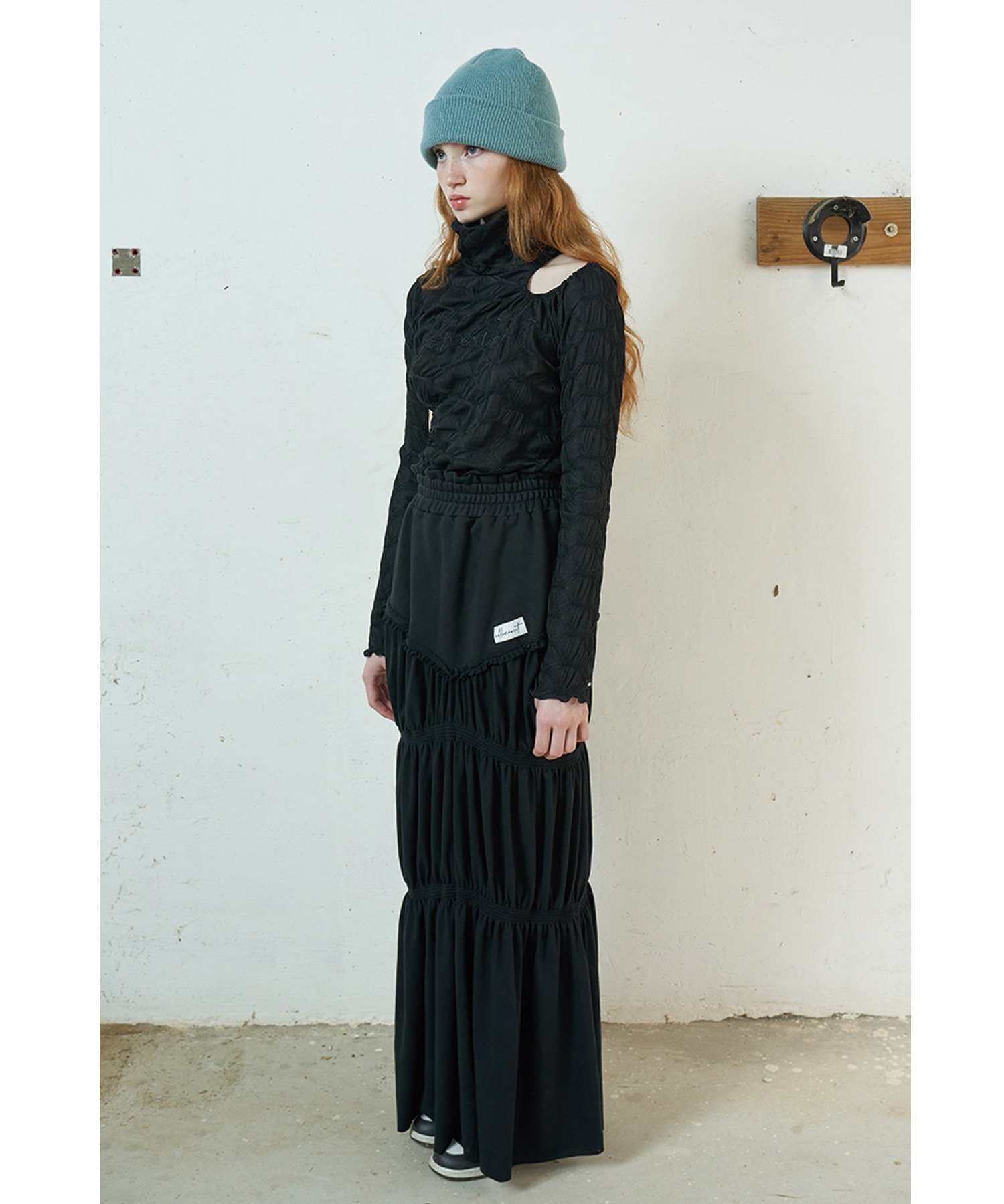 A'GEM/9 × .kom『ODD ONE OUT/オッドワンアウト』Circle cutting