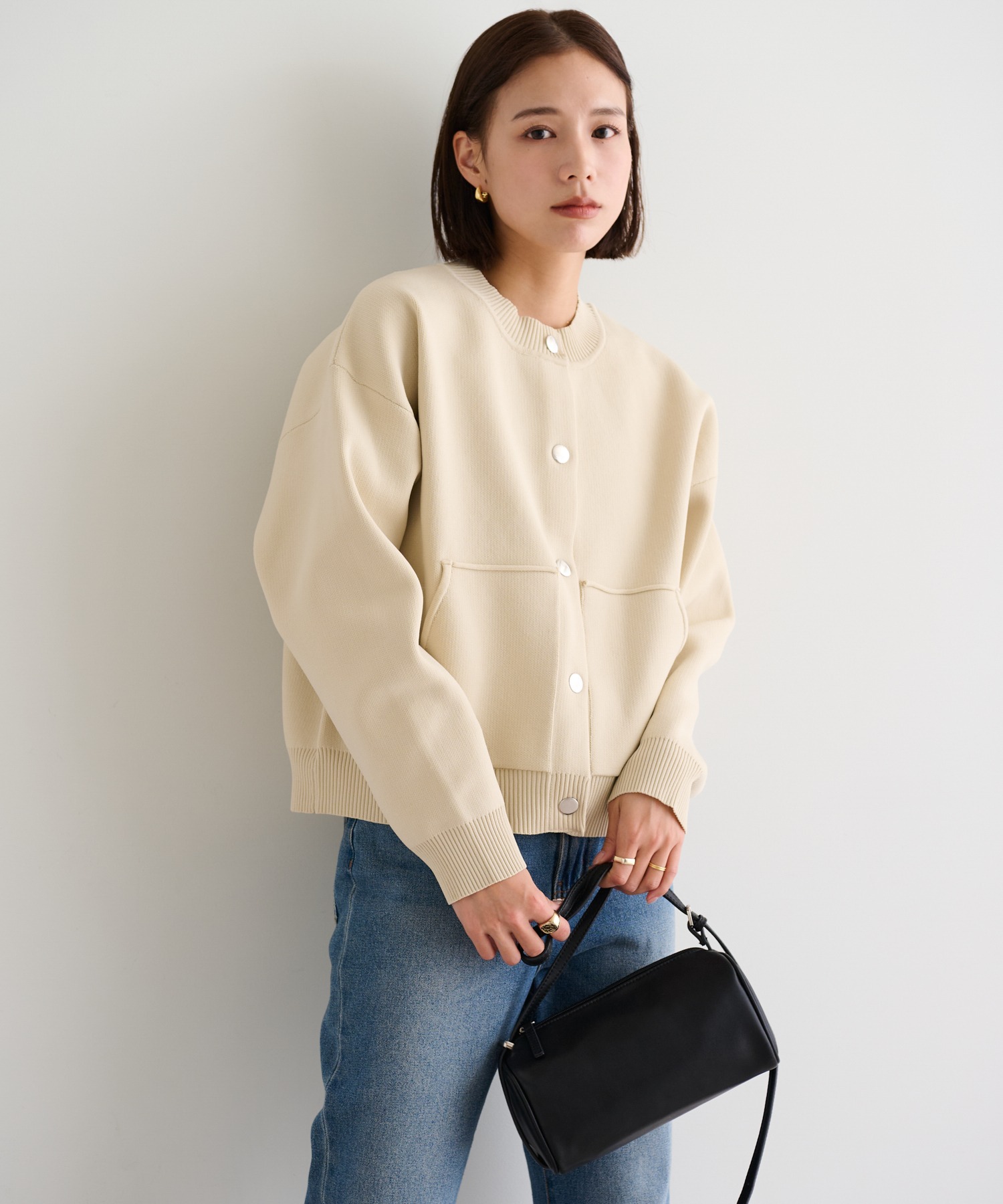ライトベージュ