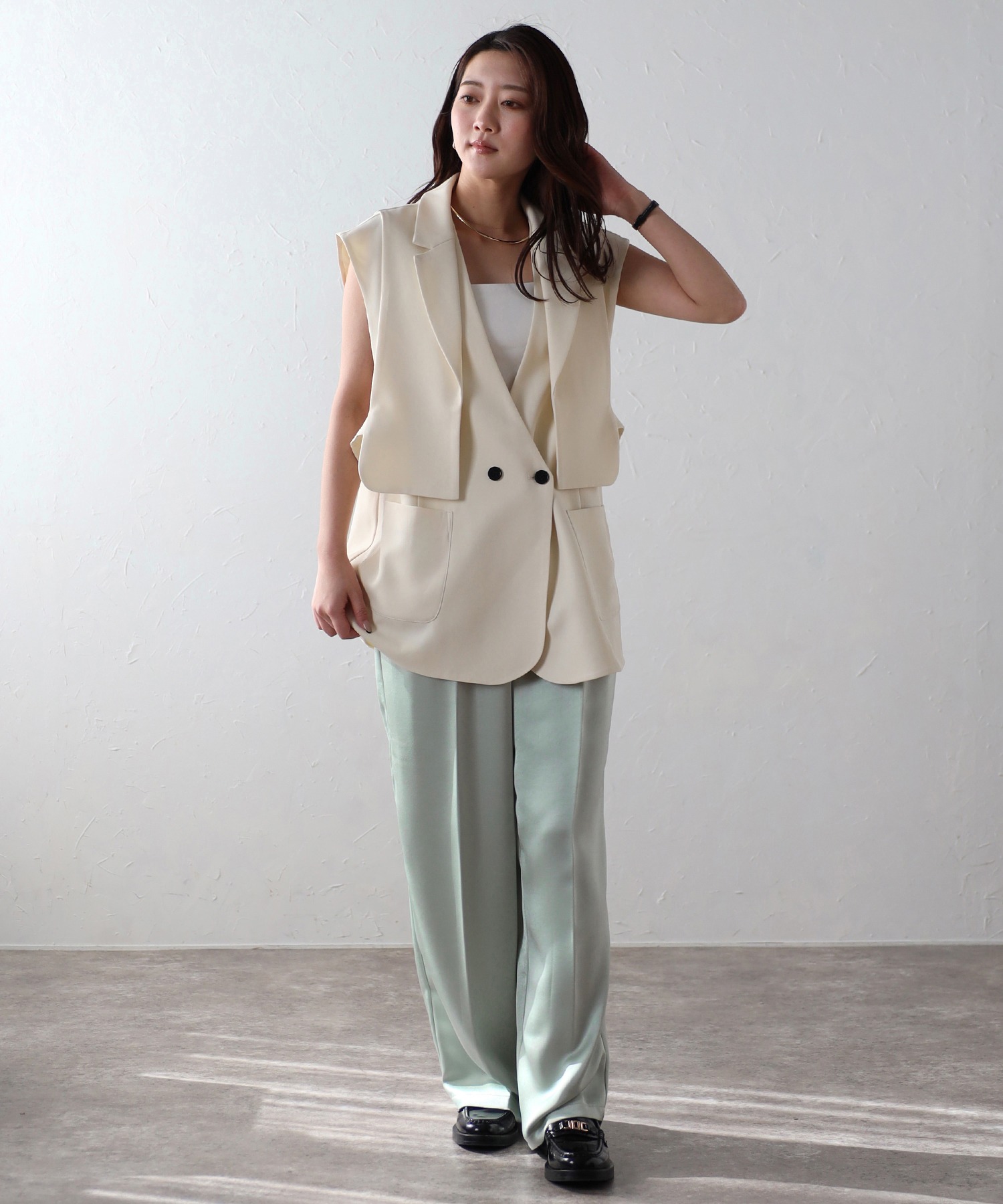 model：H160 着用サイズ：S