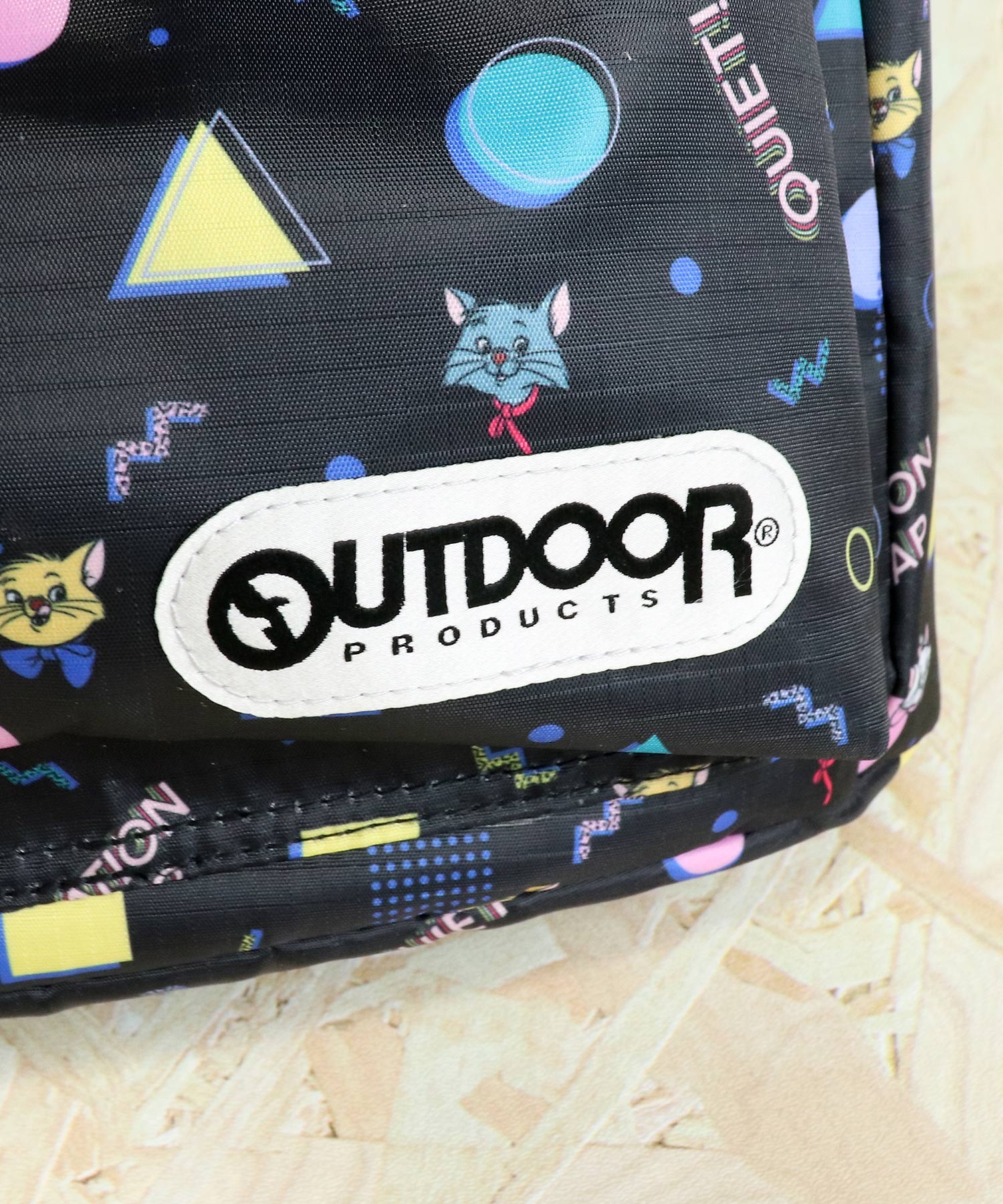 Disney Outdoor Products ディズニー アウトドアプロダクツ おしゃれキャット ボックスリュック The Barefoot Salle De Bal The Barefoot Online サルデバル ザベアフット オンライン