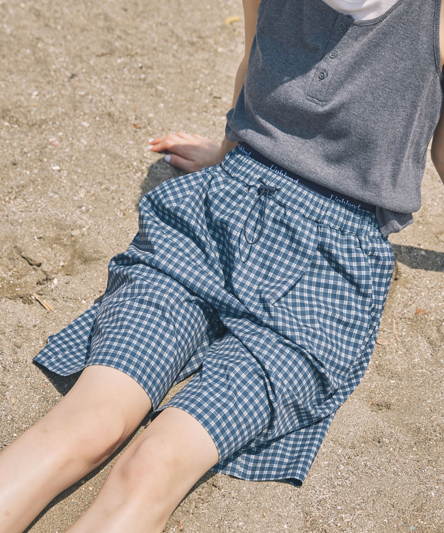 アダバットの真夏セットアップ　ポロシャツとパンツ　ブルー系水彩画柄 アダバットの真夏セットアップ ポロシャツとパンツ ブルー系