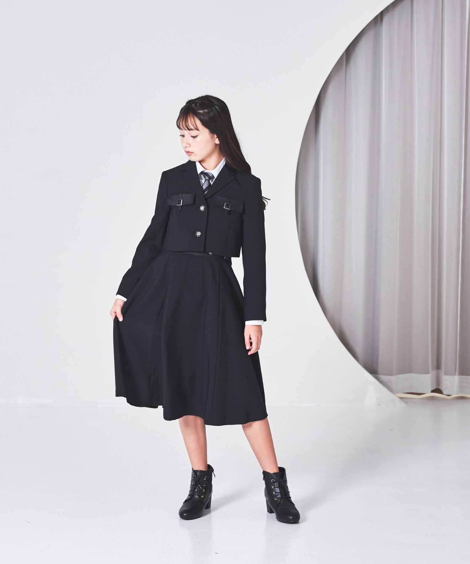 ELLE en noir ブラックショートジャケットハイウエストスカートスーツ