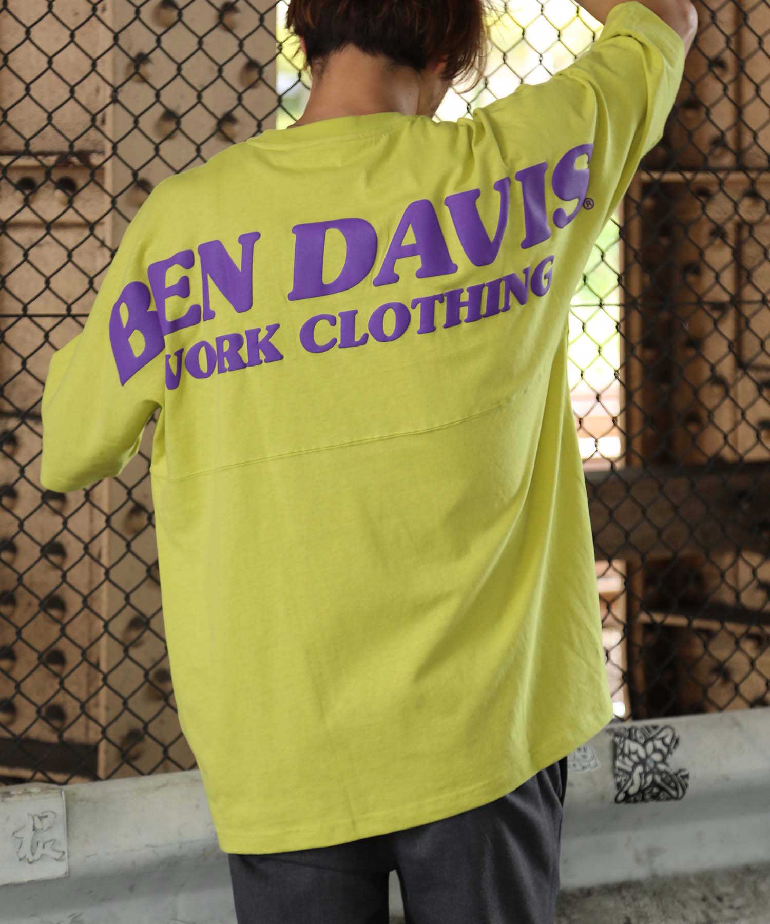 BEN DAVIS ベンデイビス 良質 ビッグフットボールＴシャツ ０５８００２０ バックプリント 贈呈 ヘビーウェイト生地 ユニセックス ビッグシルエット