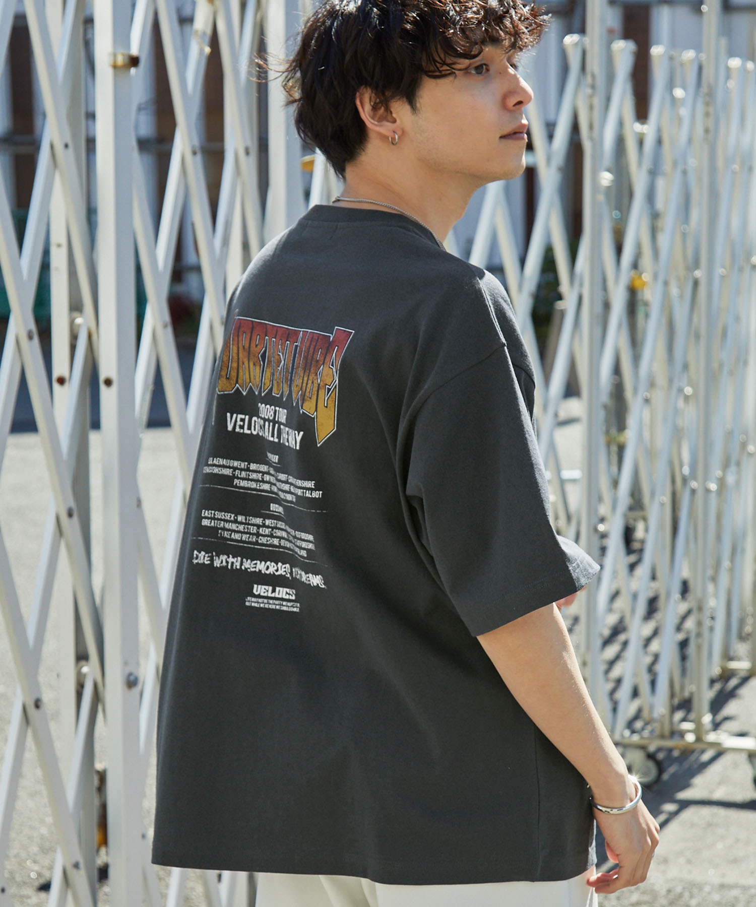 ツアーグラフィックデザイン ルーズ半袖Tシャツ MONO-MART│MONO