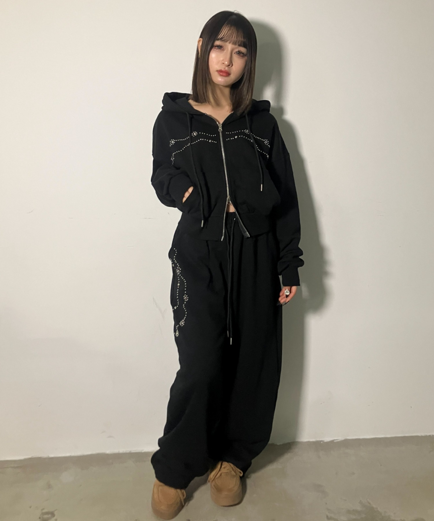 A'GEM/9 × .kom 『.KOM/ドットケーオーエム』Sparkle Line Sweat Pants