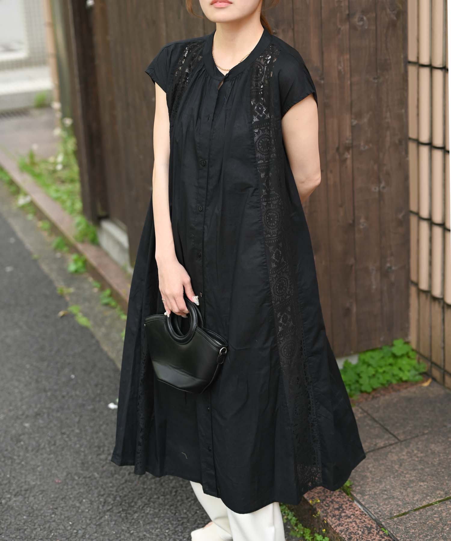 ブラック