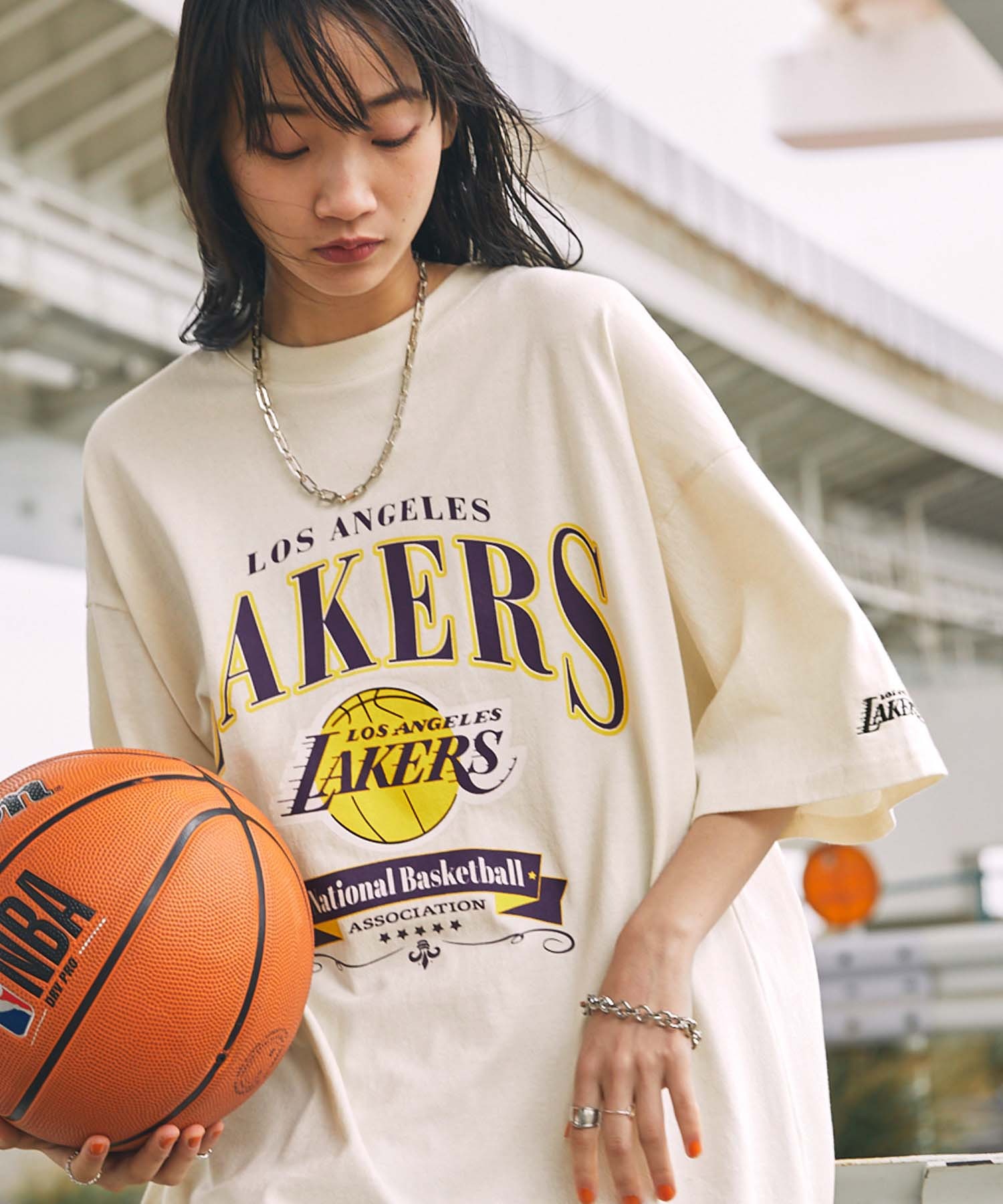 NBA/エヌビーエー 別注 ロゴ刺繍/プリント ピグメント加工ビッグシルエットTシャツ