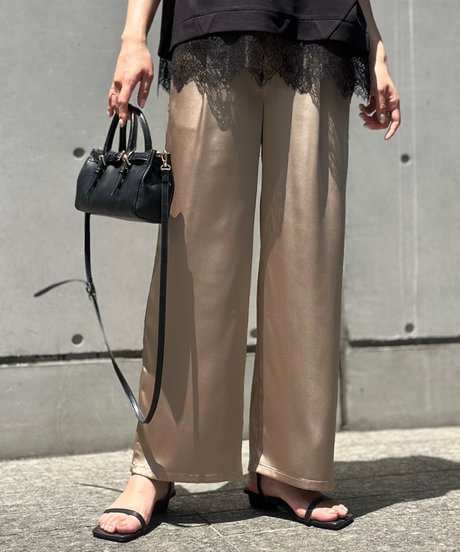 ストレッチサテンタックワイドイージーパンツ Emma Taylor│STYLEDOOR