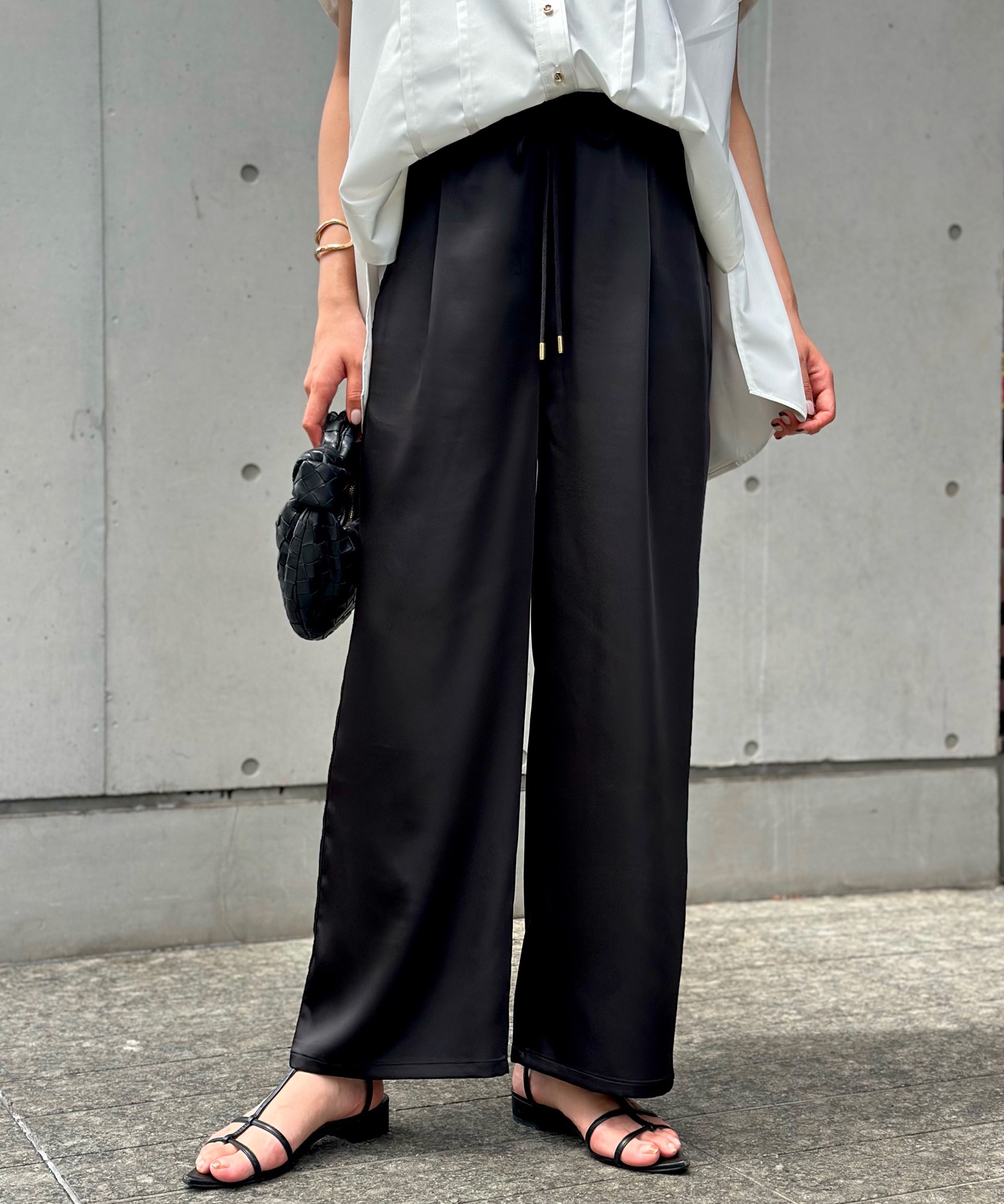 エマテイラー　3てん ストレッチサテンタックワイドイージーパンツ Emma Taylor│STYLEDOOR