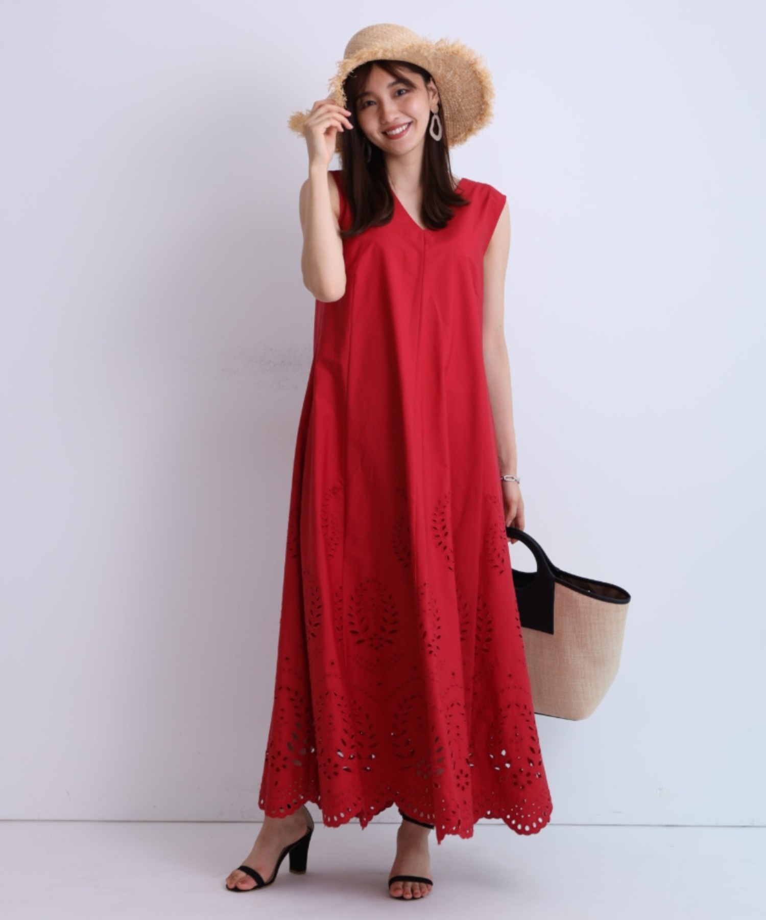 新作 人気 裾刺繍ａラインワンピース