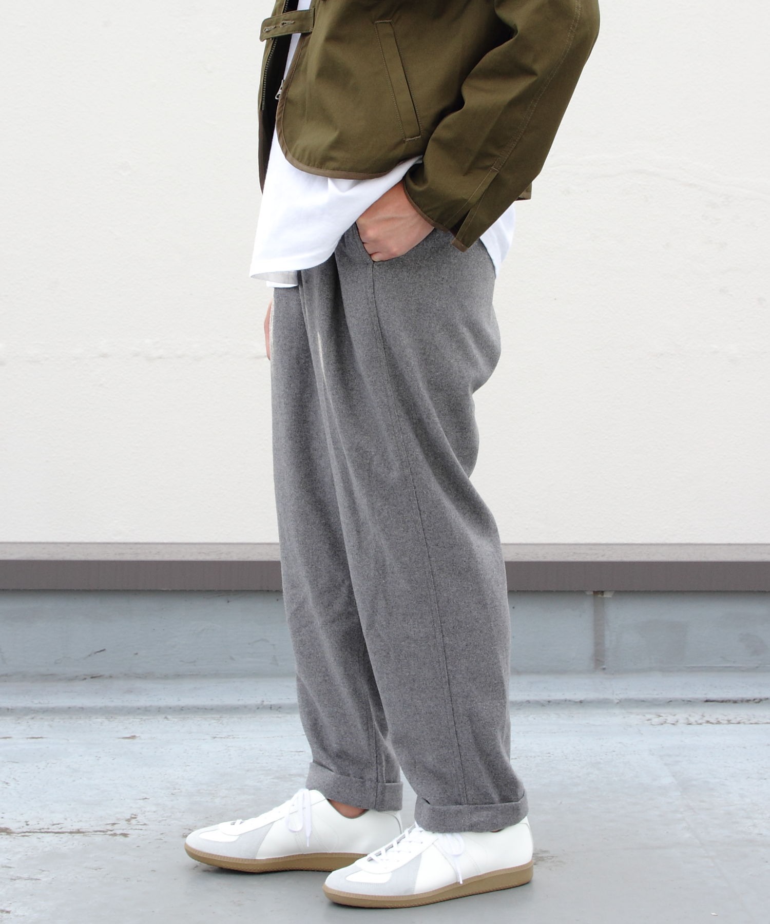 Gramicci グラミチ ウールブレンド タックテーパードパンツ Wool Blend Tuck Tapered Pants Gmp 21f057 Gramicci Steps Online Store ステップス オンラインストア