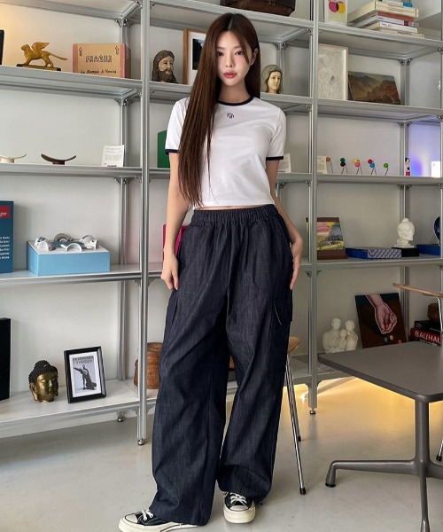さらに100円引き◆MUAHMUAH◆LOGO PIGMENT WIDE BANDING PANTS A'GEM/9 × .kom 『muah muah/ムーアムーア』 LOGO STITCH WIDE