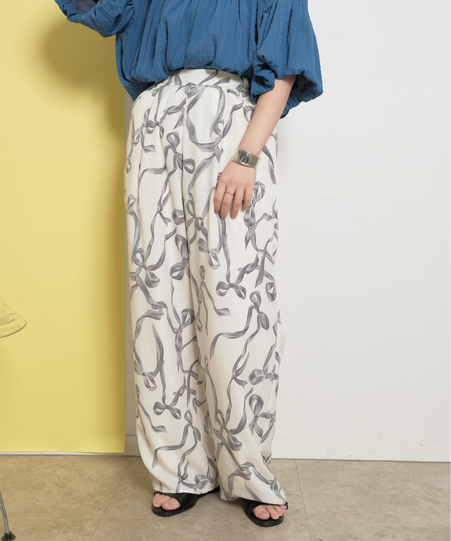 リボン柄リラックスパンツ ワイドストレートシルエット タック Palm