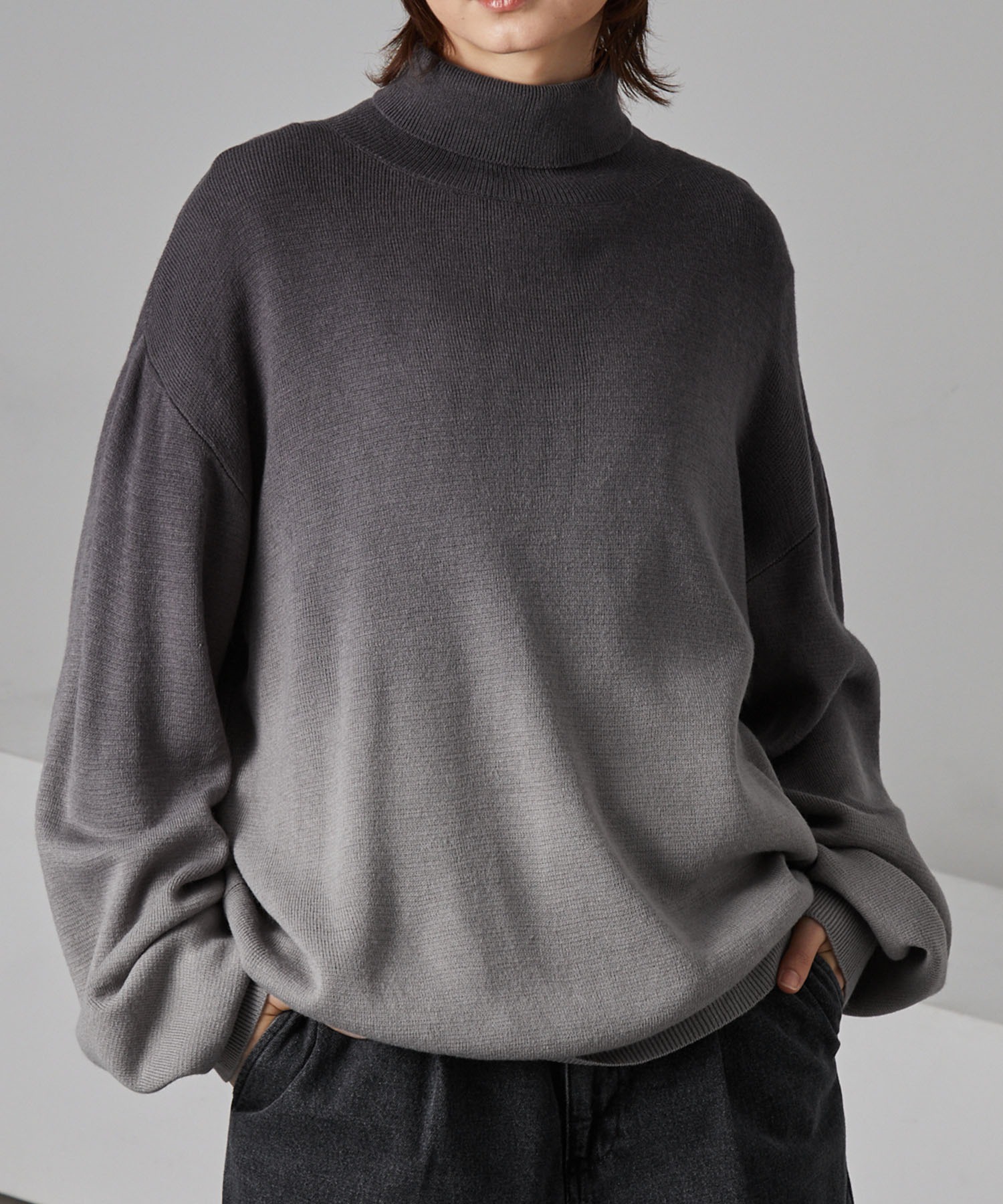 ミラノリブ バイカラーグラデーション オーバーサイズ タートルニット