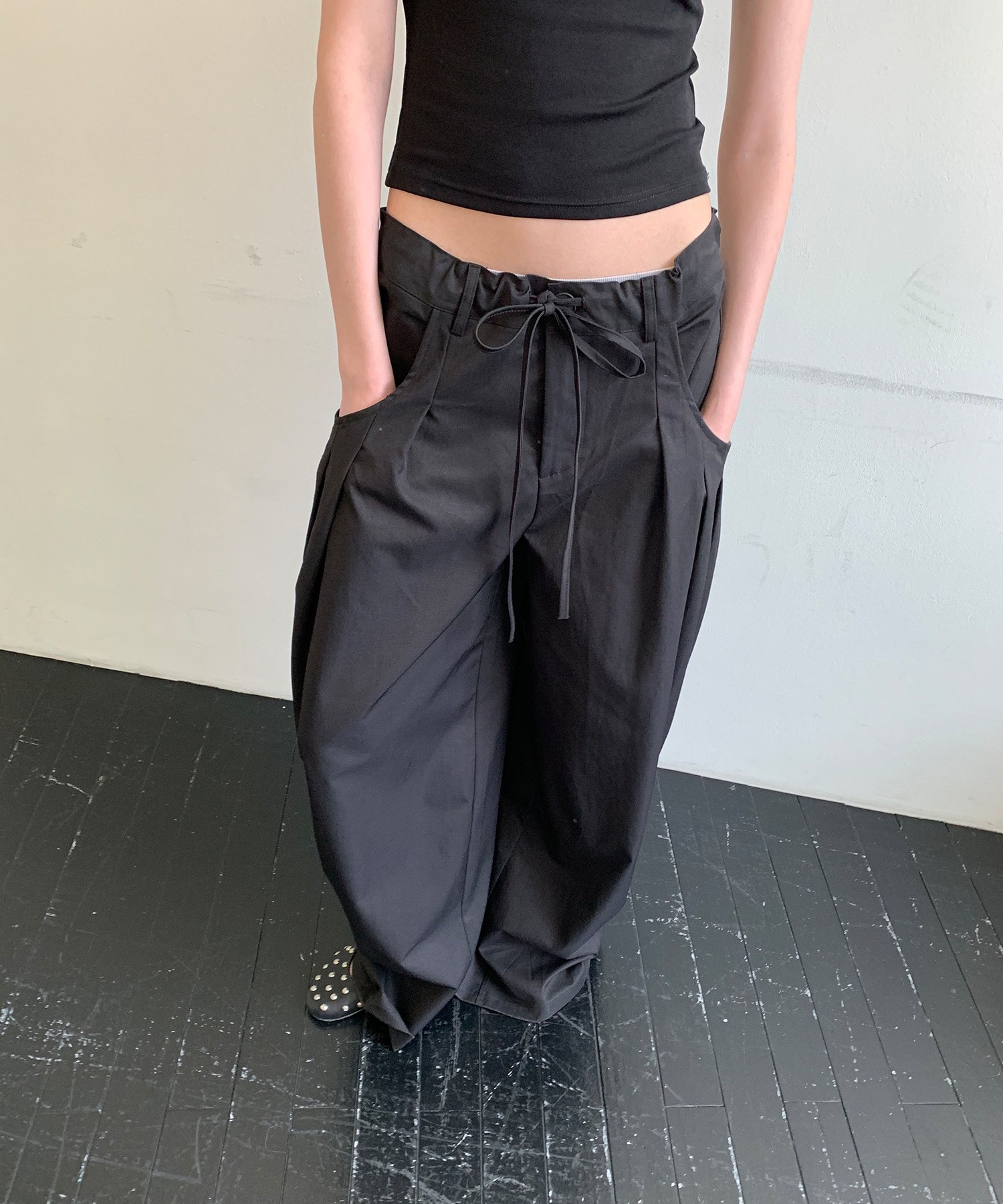 LONSLAN】ボリュームポケット タックワイドパンツ CHLONW25s049