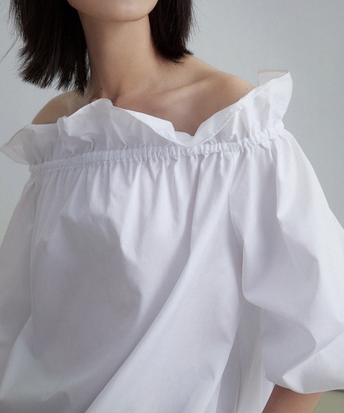 off the shoulder gray shirt