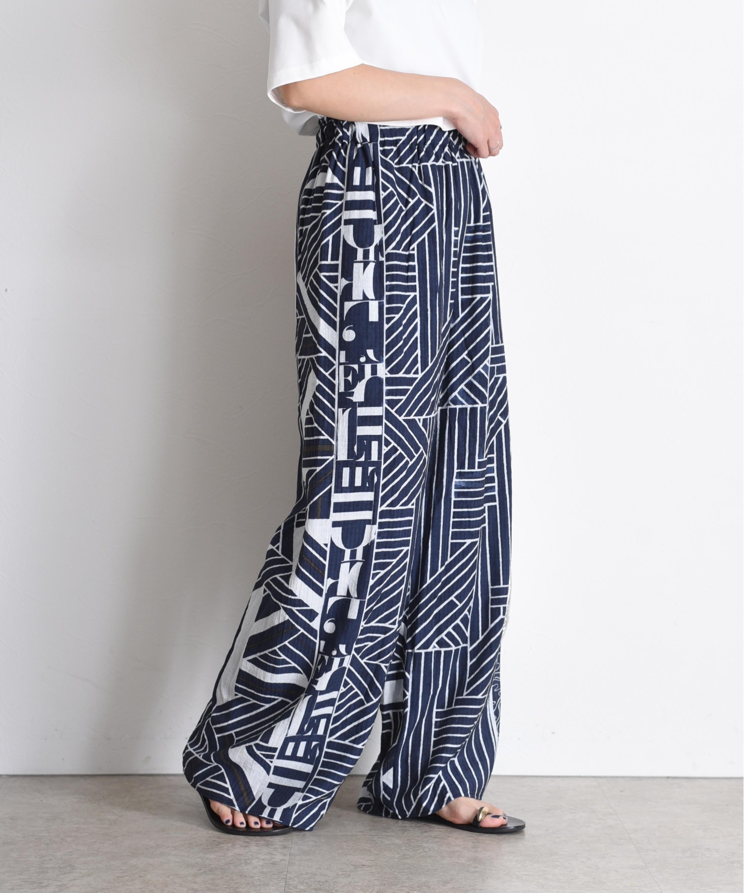 【即購入禁止】EimeeLaw ジオメトリック ラインアクセント パンツ 完売 ジオメトリック ラインアクセント パンツ Eimee Law│Eimee Law
