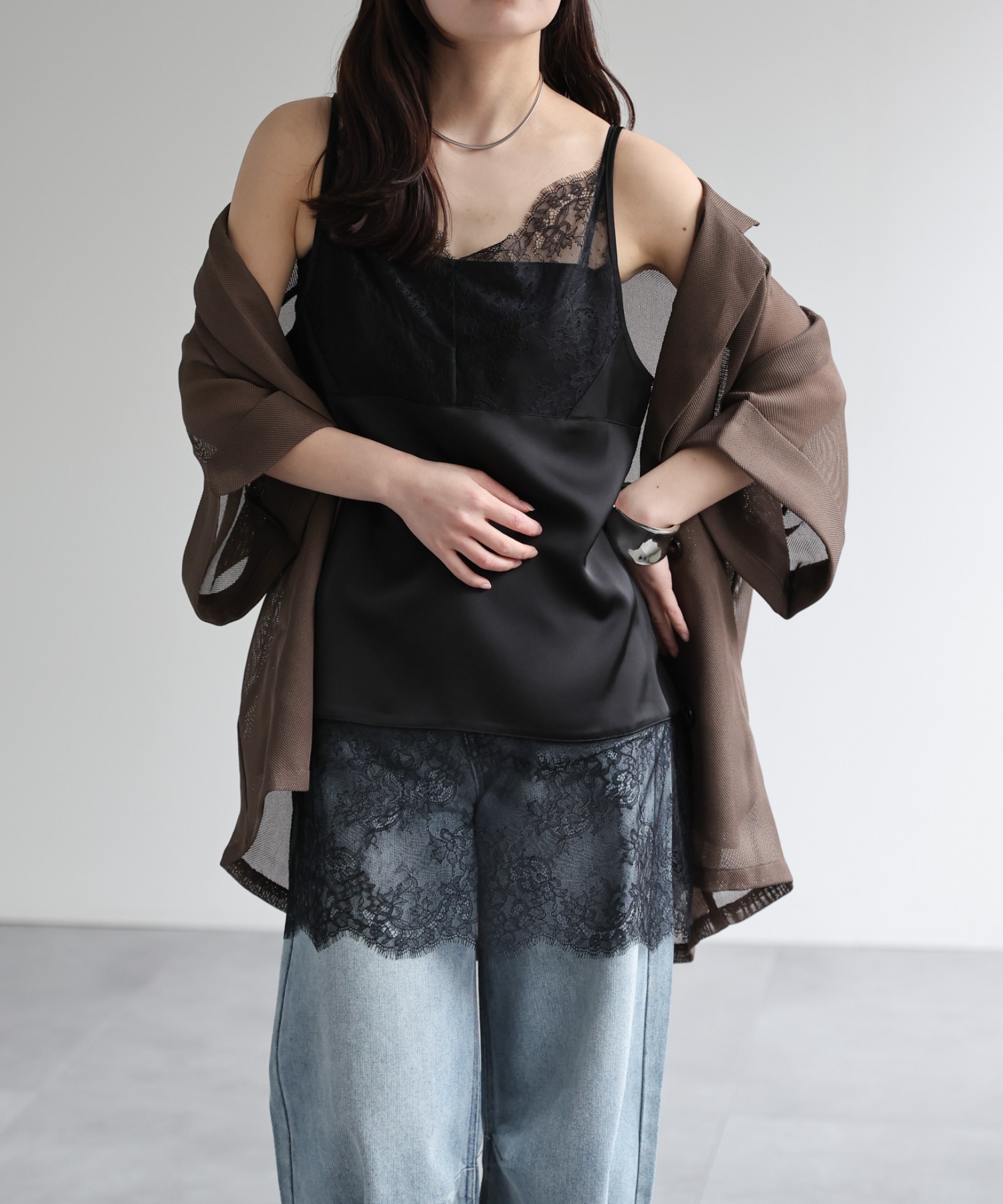 model：156cm 着用サイズ：FREE
※裾がストレートデザインです。