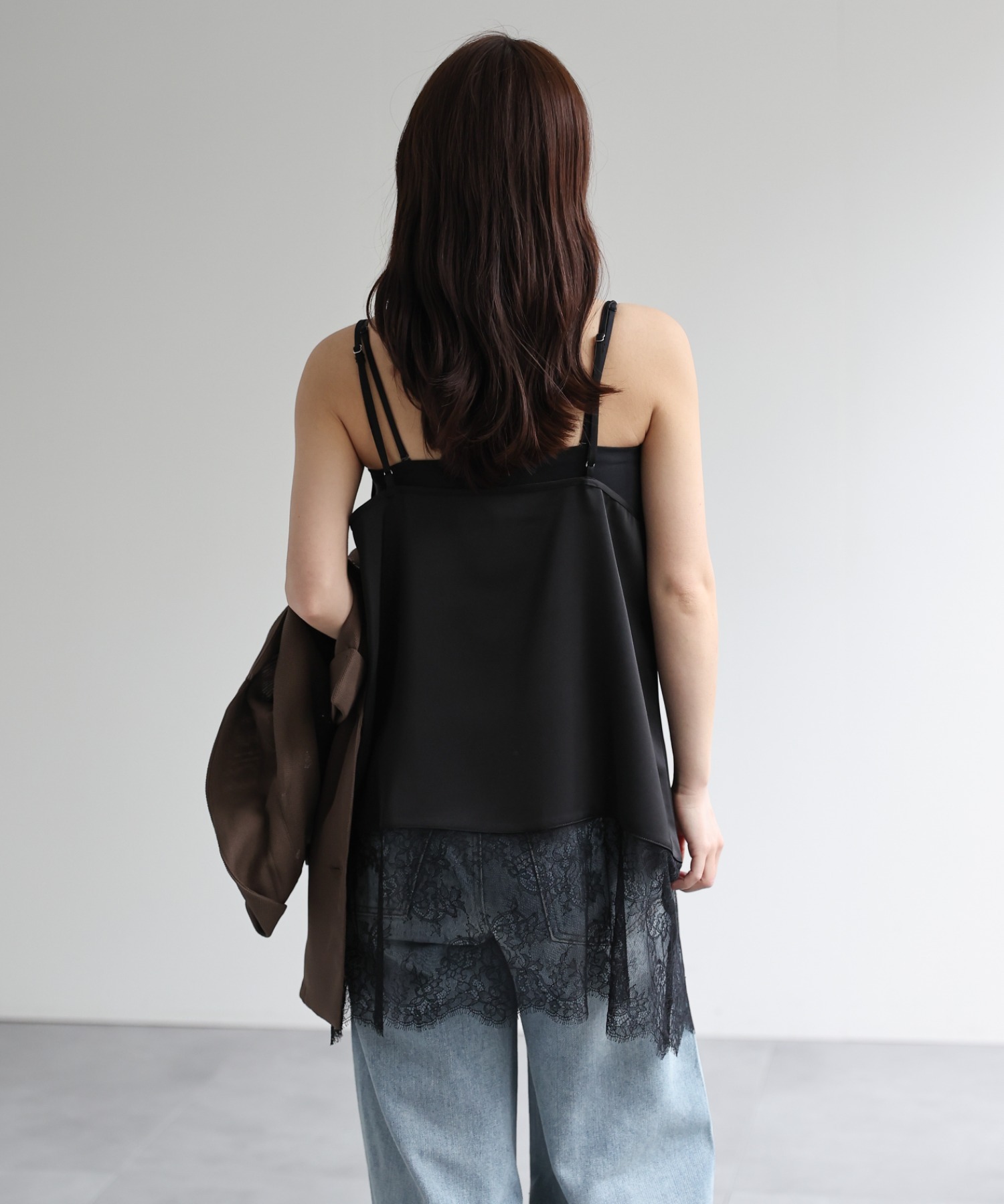 model：156cm 着用サイズ：FREE
※裾がストレートデザインです。