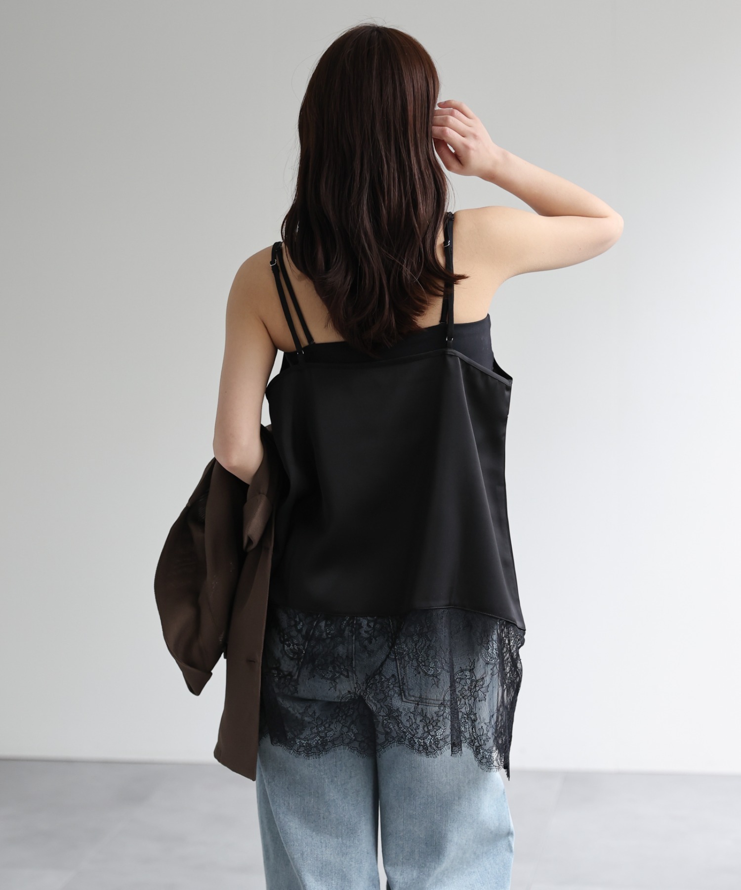 model：156cm 着用サイズ：FREE
※裾がストレートデザインです。