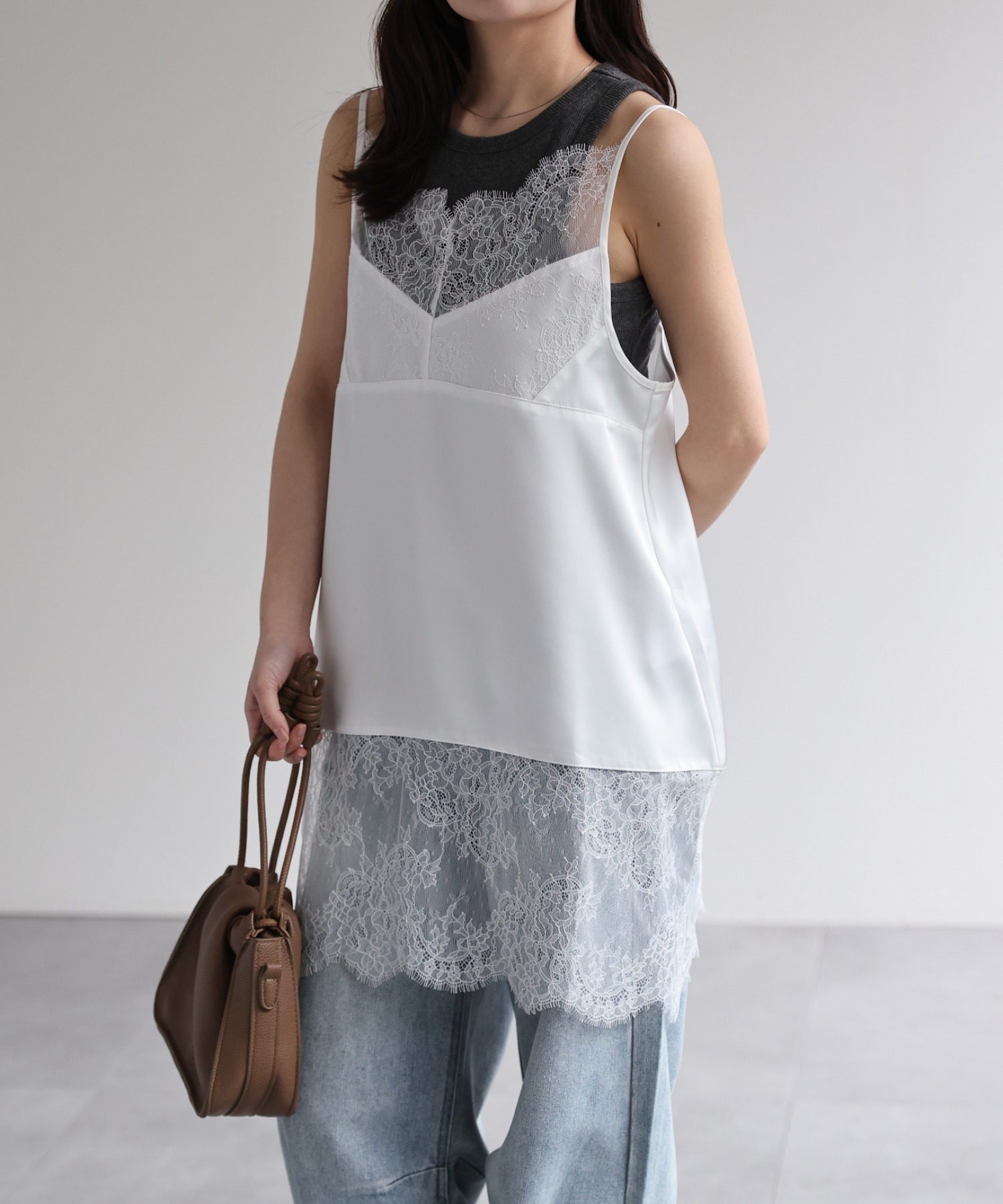 model：156cm 着用サイズ：FREE
※裾がストレートデザインです。