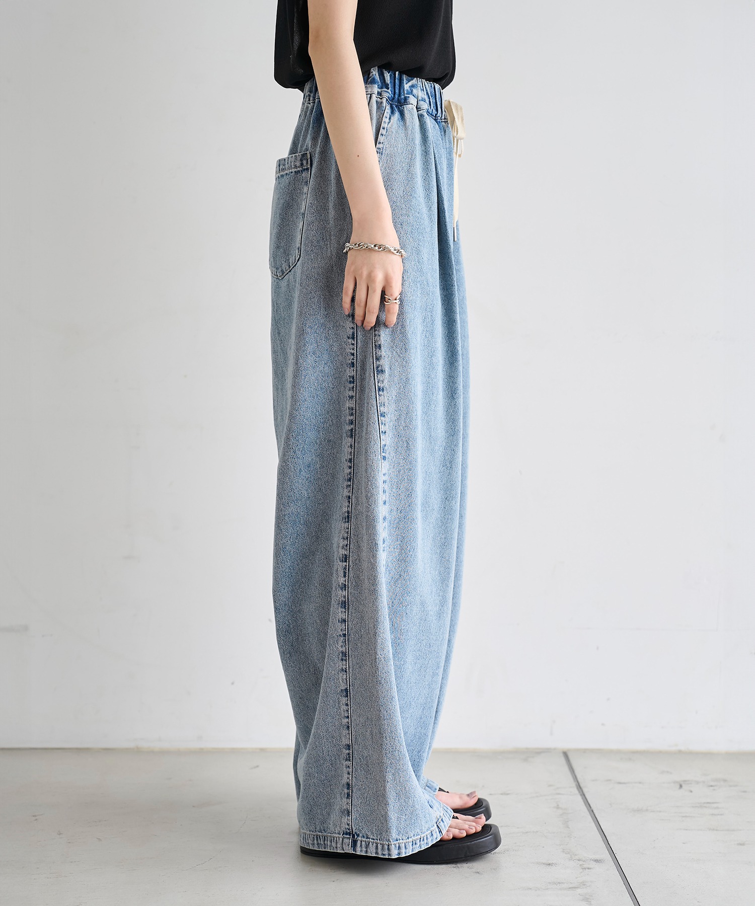 model：H166　着用サイズ：M