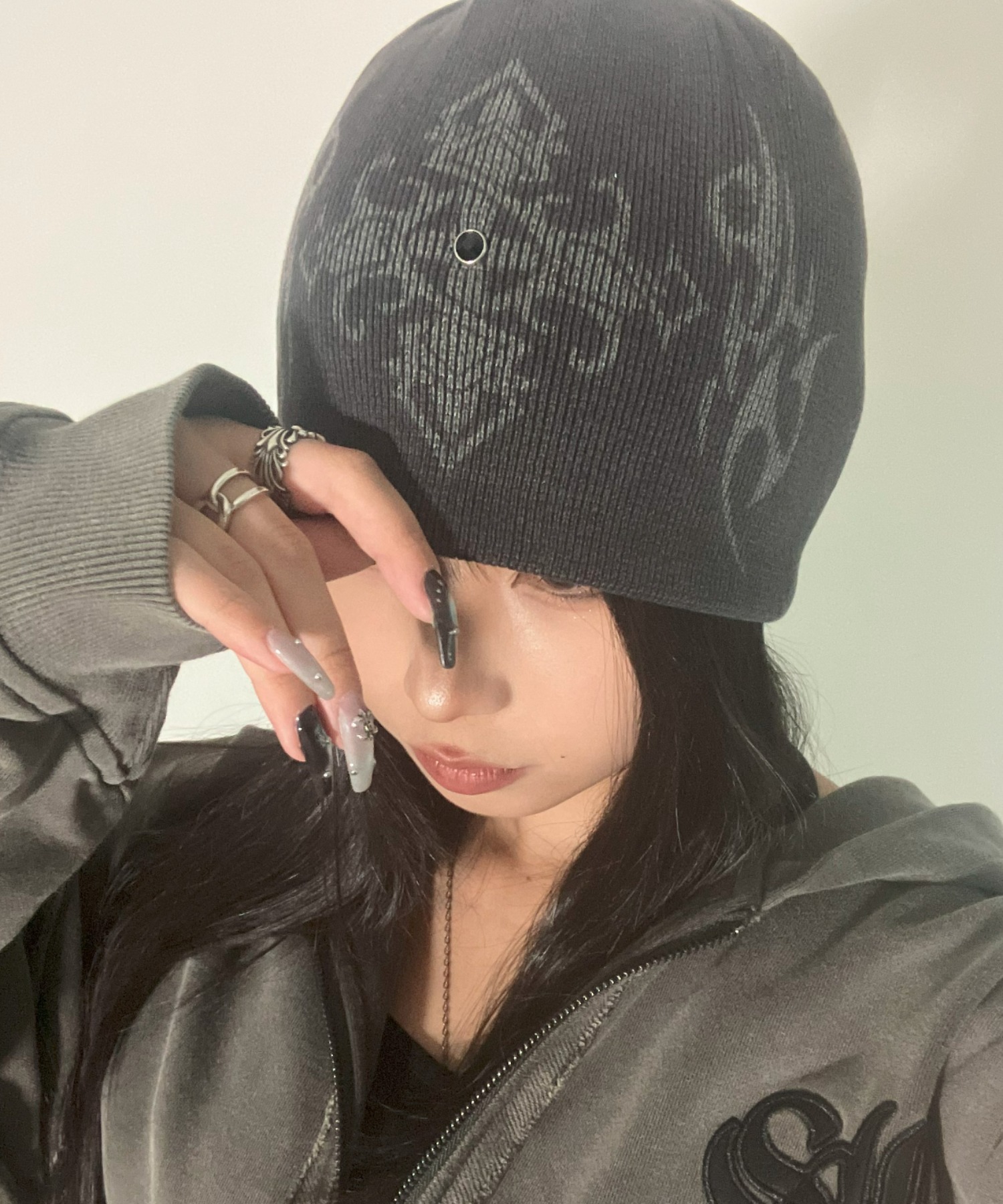 YARN クロスモチーフ 帽子 黒 Y.A.R.Nクロスモチーフ ニットハット 美品 - メルカリ