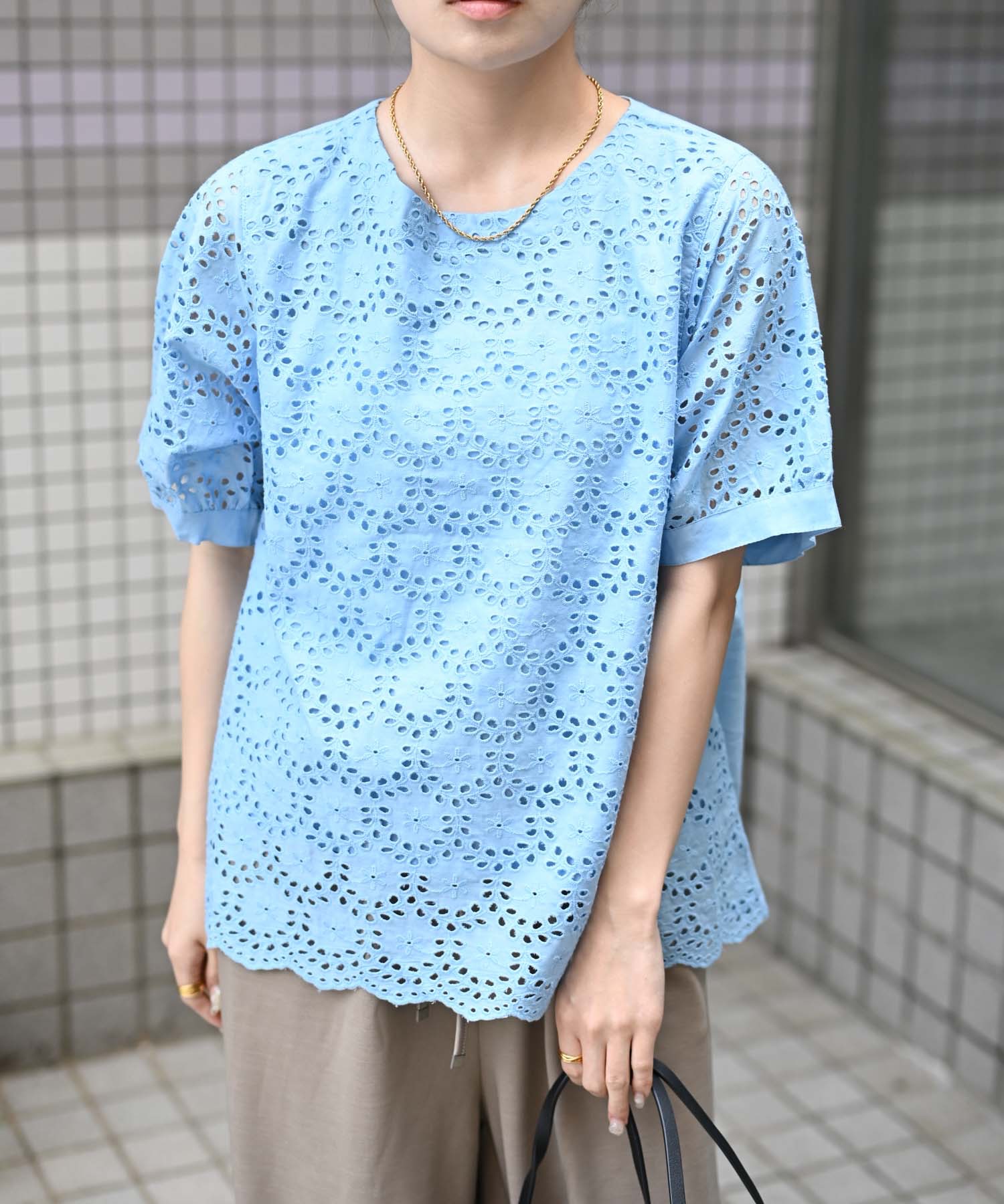 サックスブルー