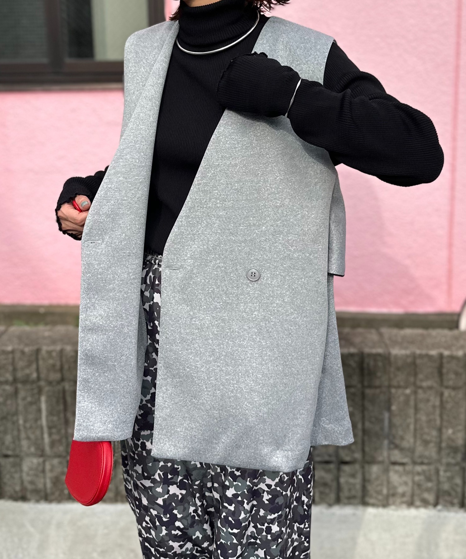 グレー（グレー×ブラックステッチ）
model:154cm 着用サイズ:FREE