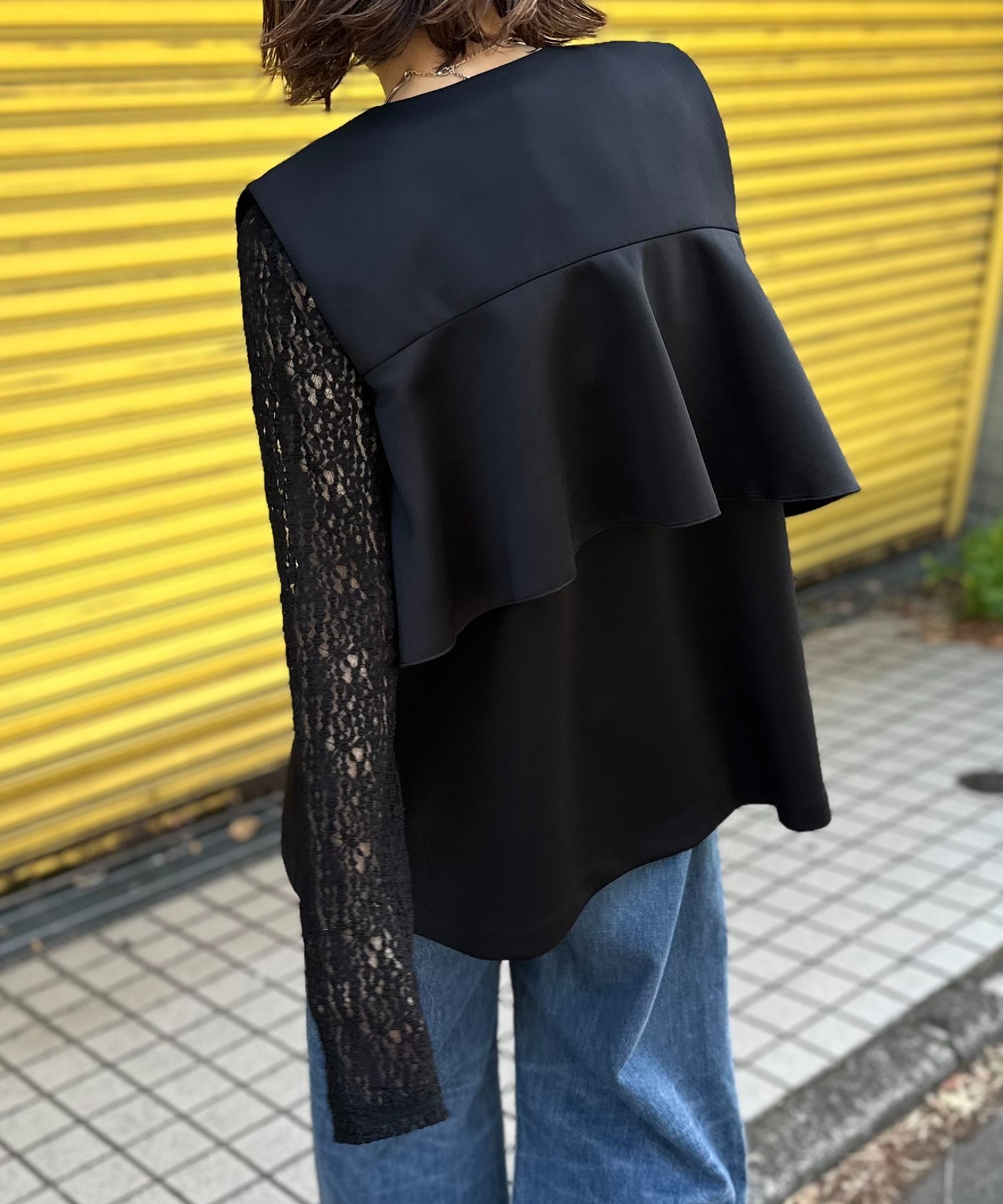 ブラック