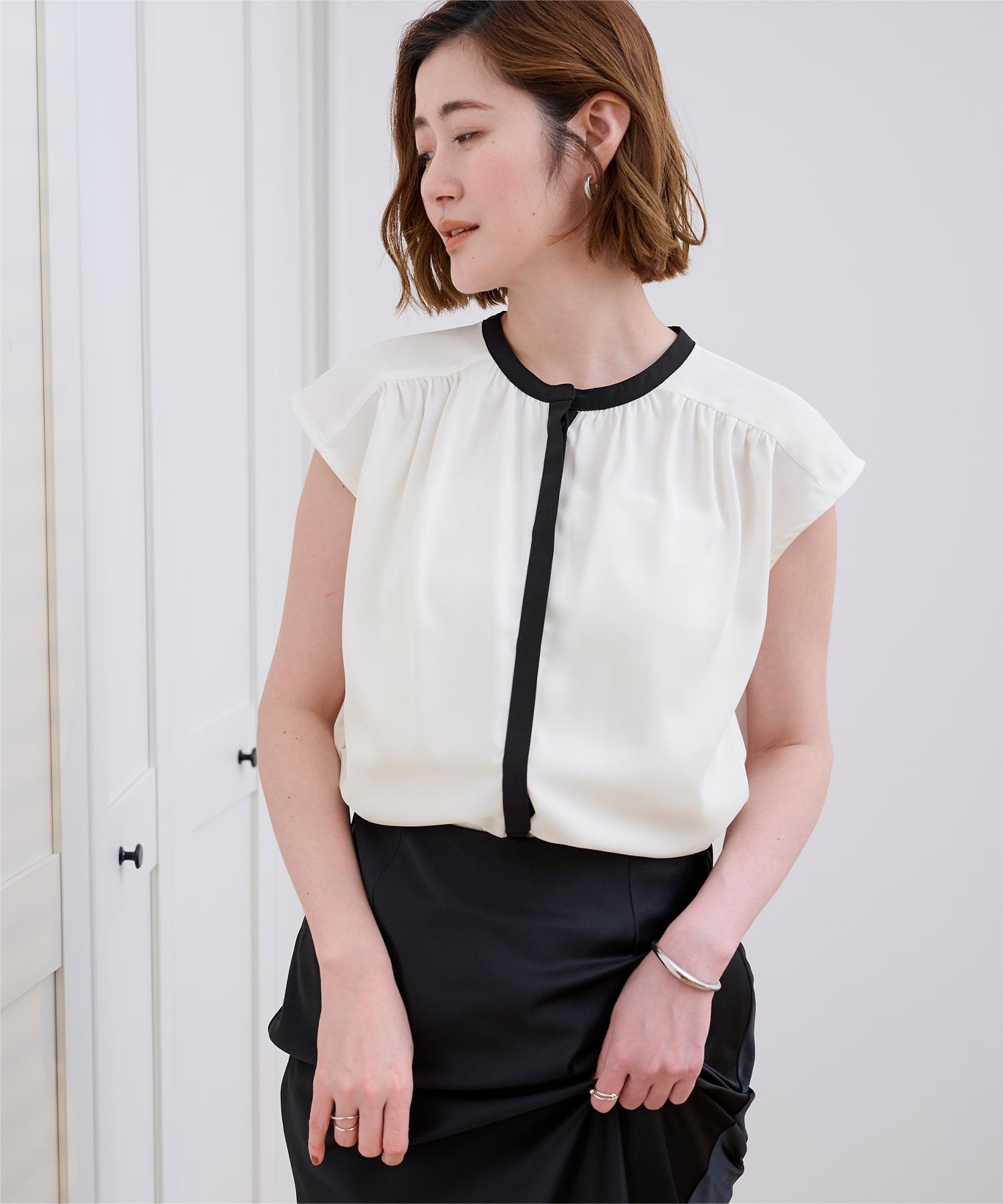 French Sleeve Band Cardigan Blouse — французская блузка с рукавом‑фонариком