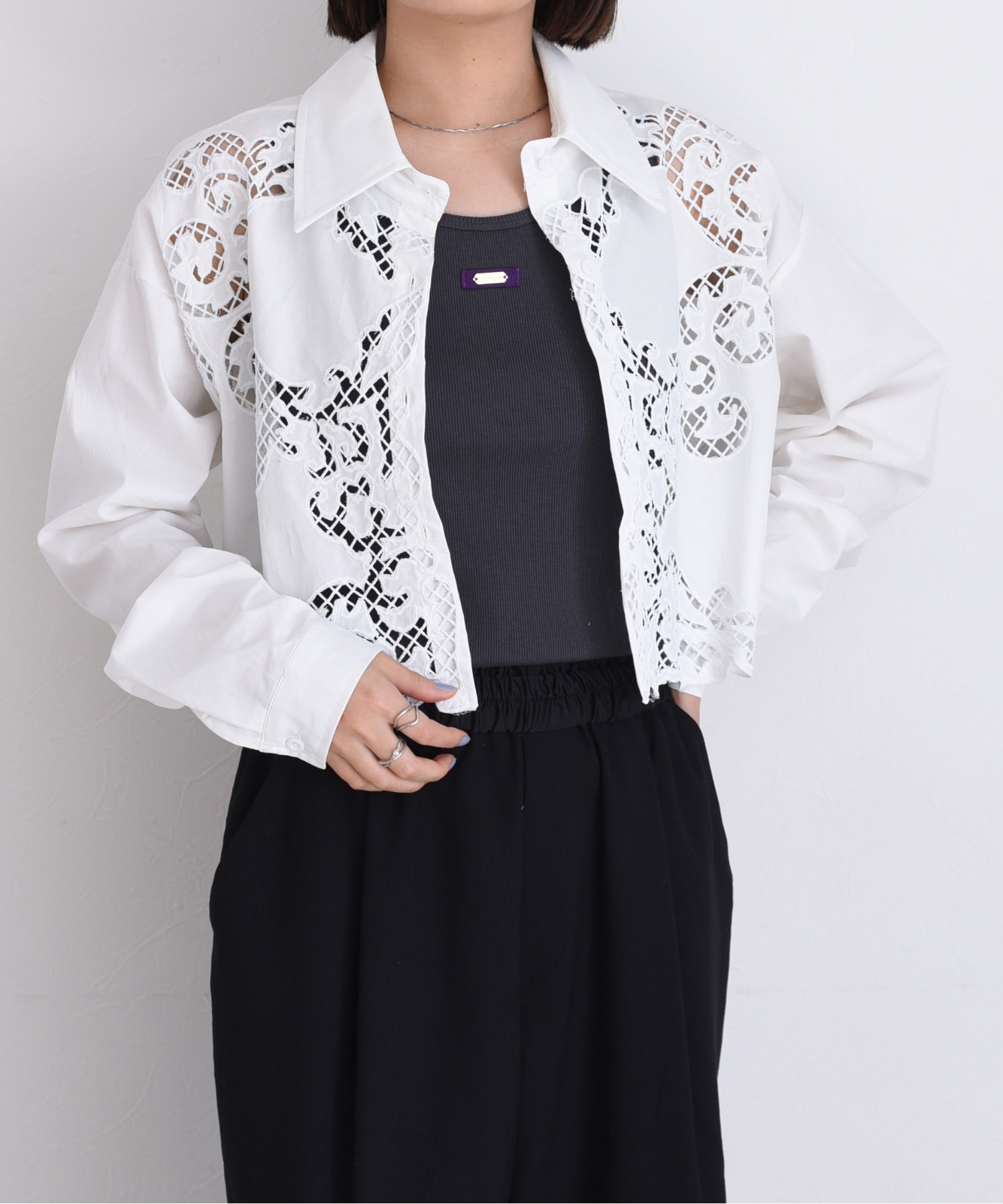 カットレースエンブロクロップドシャツ Eimee Law│Eimee Law  