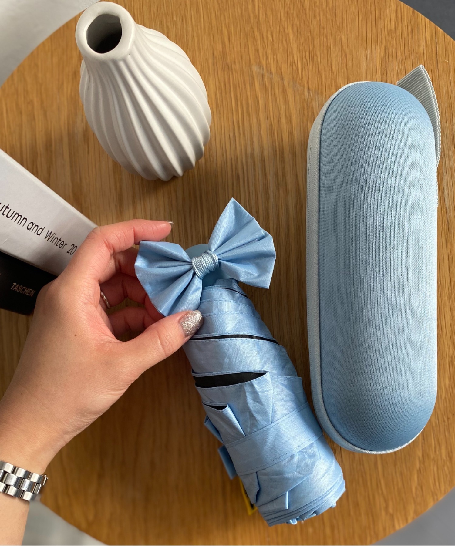 ブルー